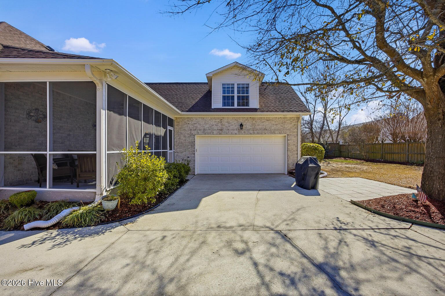 100554989 | Photo 49