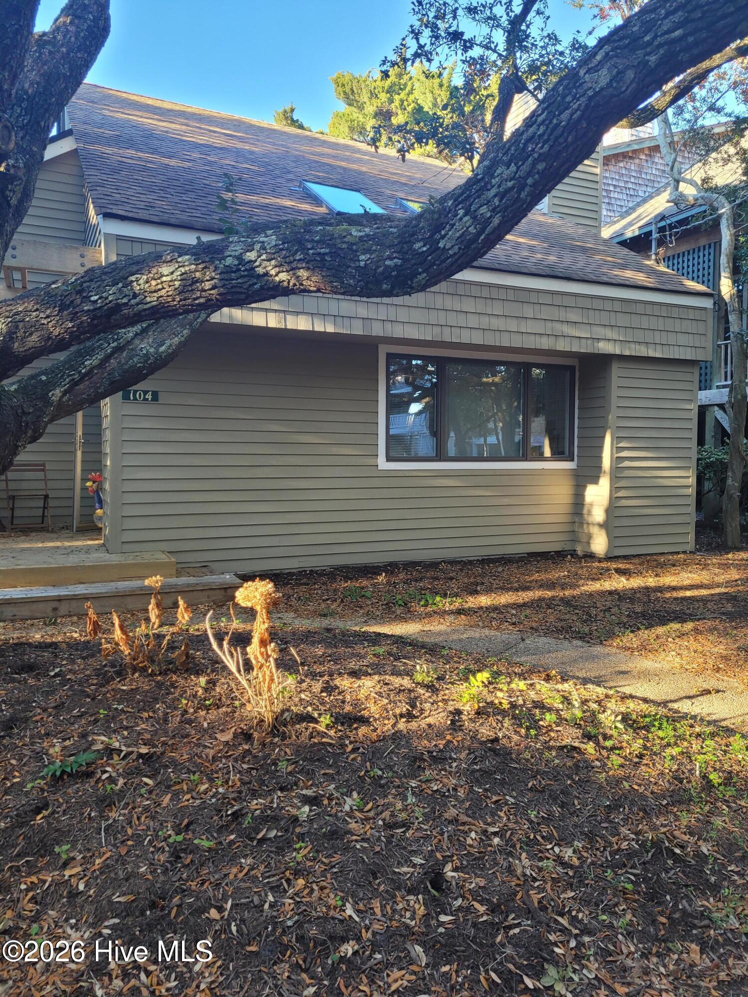 100549225 | Photo 24