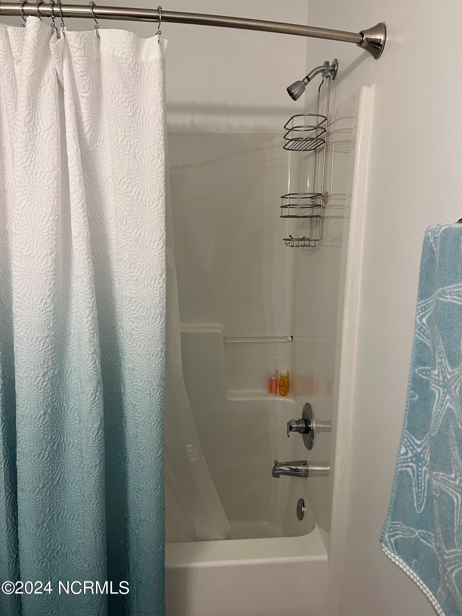 100560867 | Photo 29