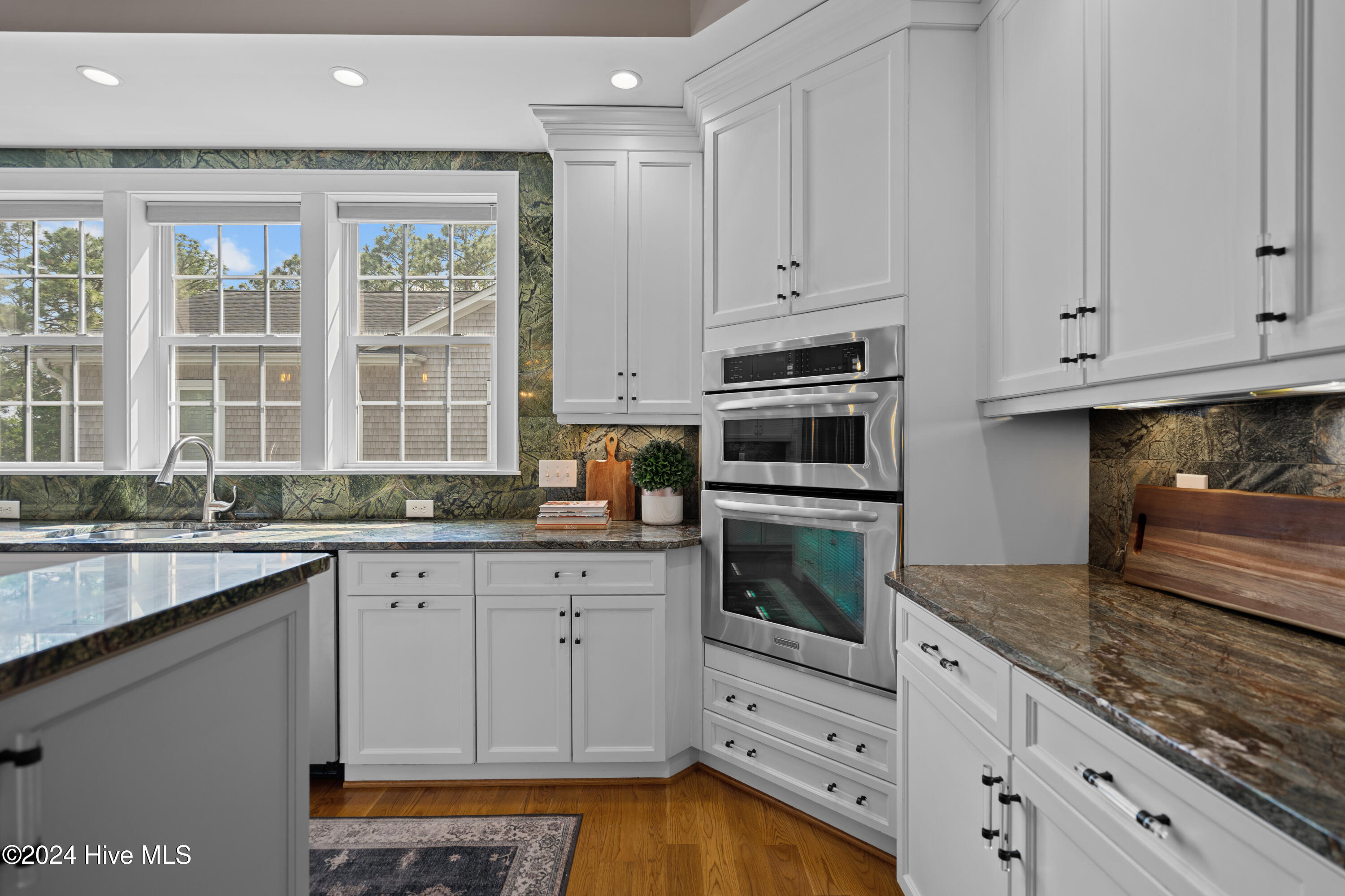 100550699 | Photo 21