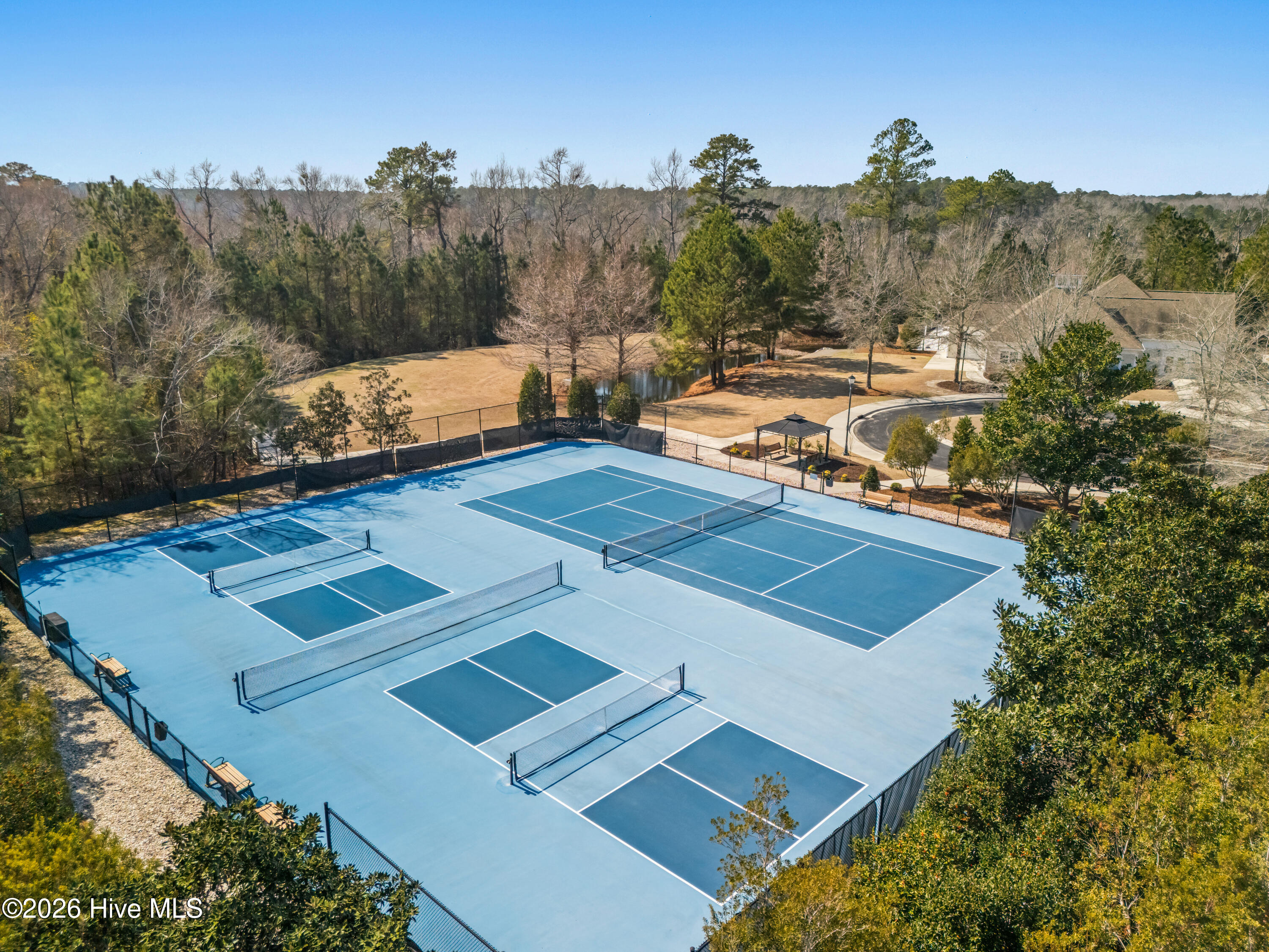 100561670 | Photo 43