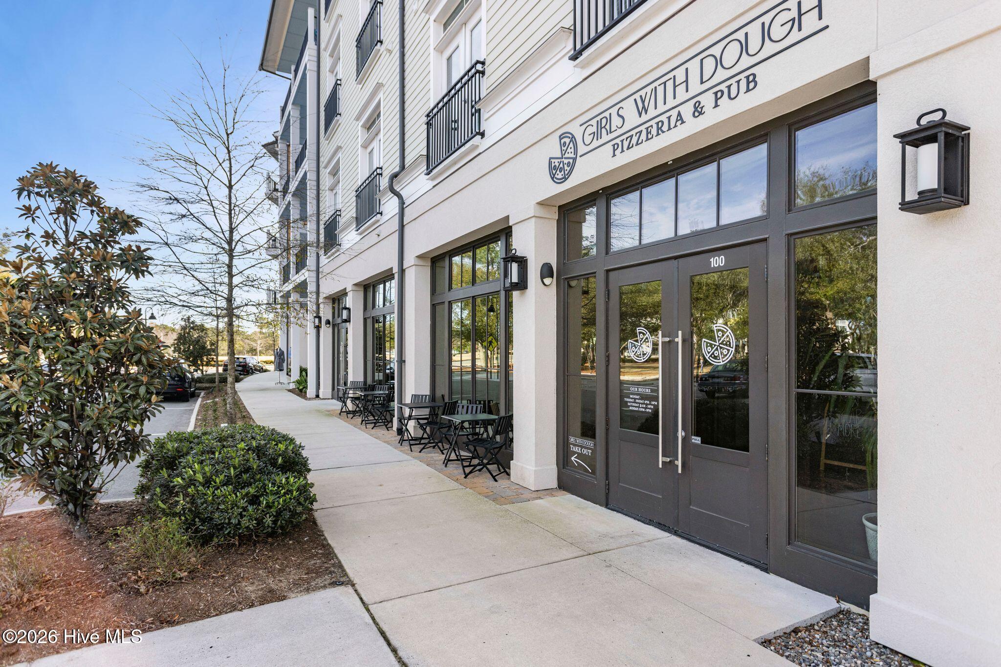 100560381 | Photo 41