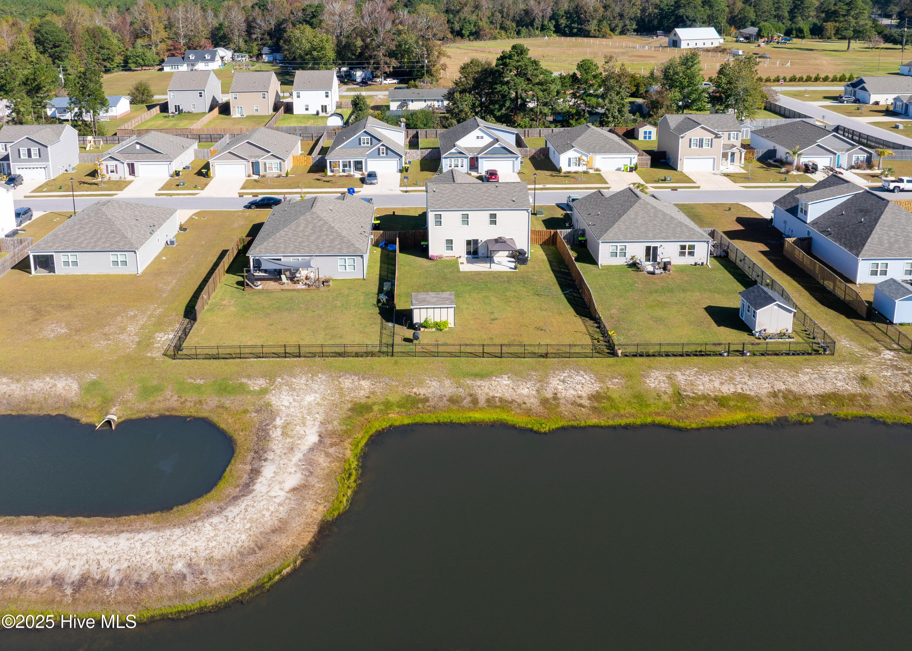 100539247 | Photo 44