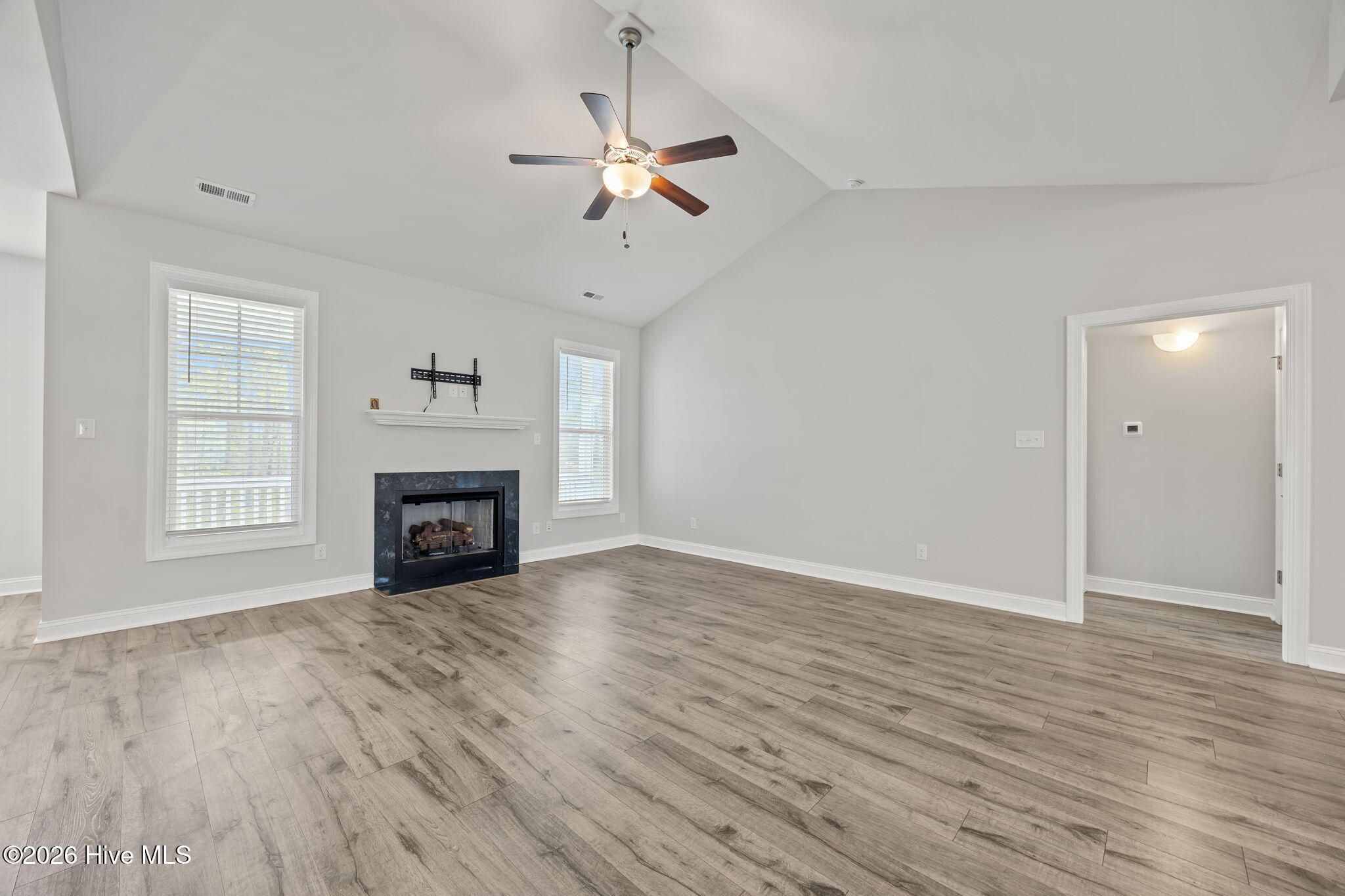 100559560 | Photo 19