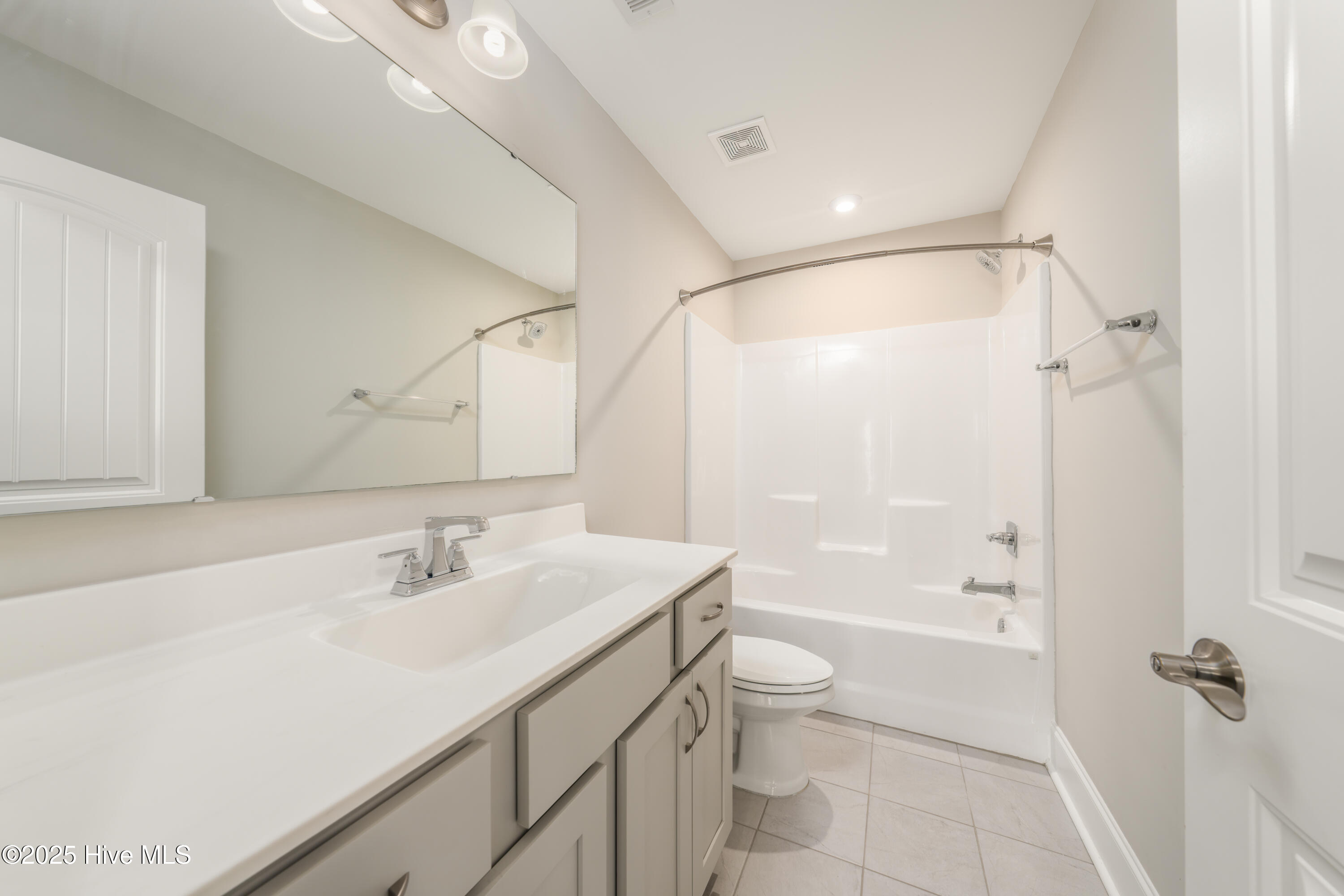 100536506 | Photo 35