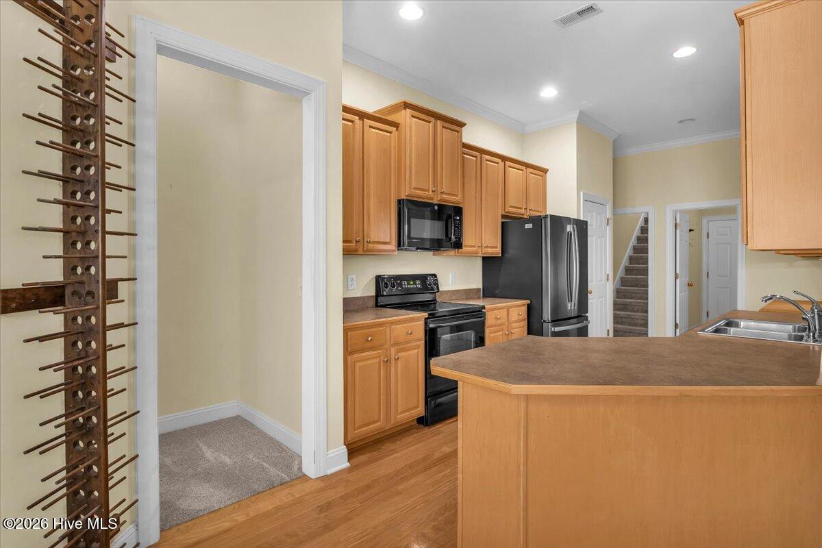 100569829 | Photo 24