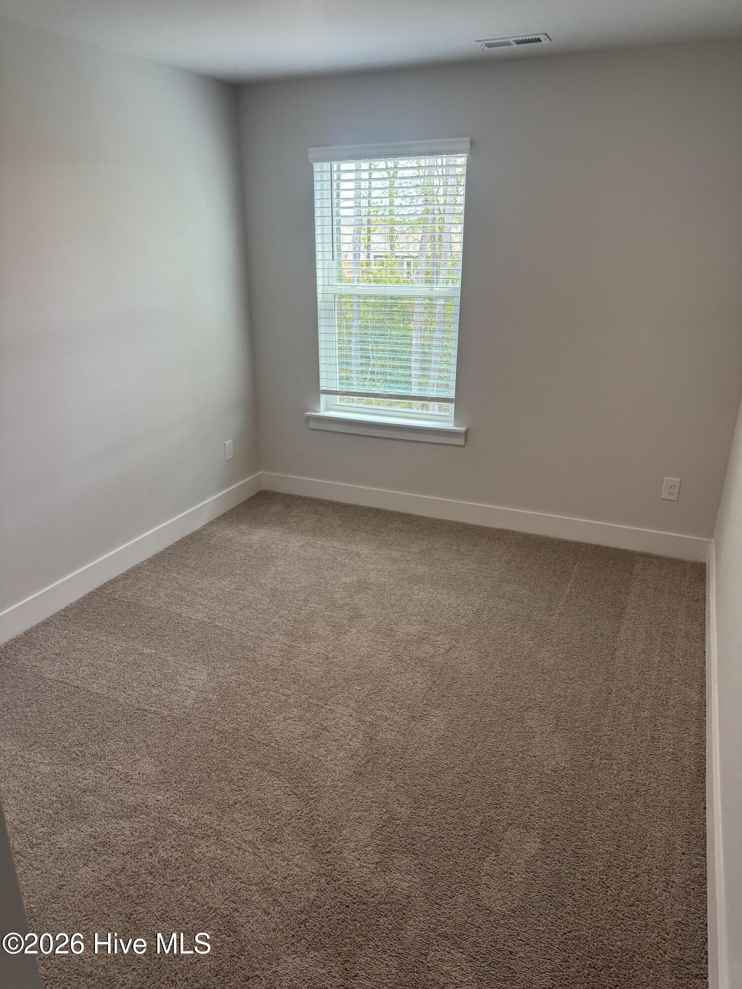 100566439 | Photo 10