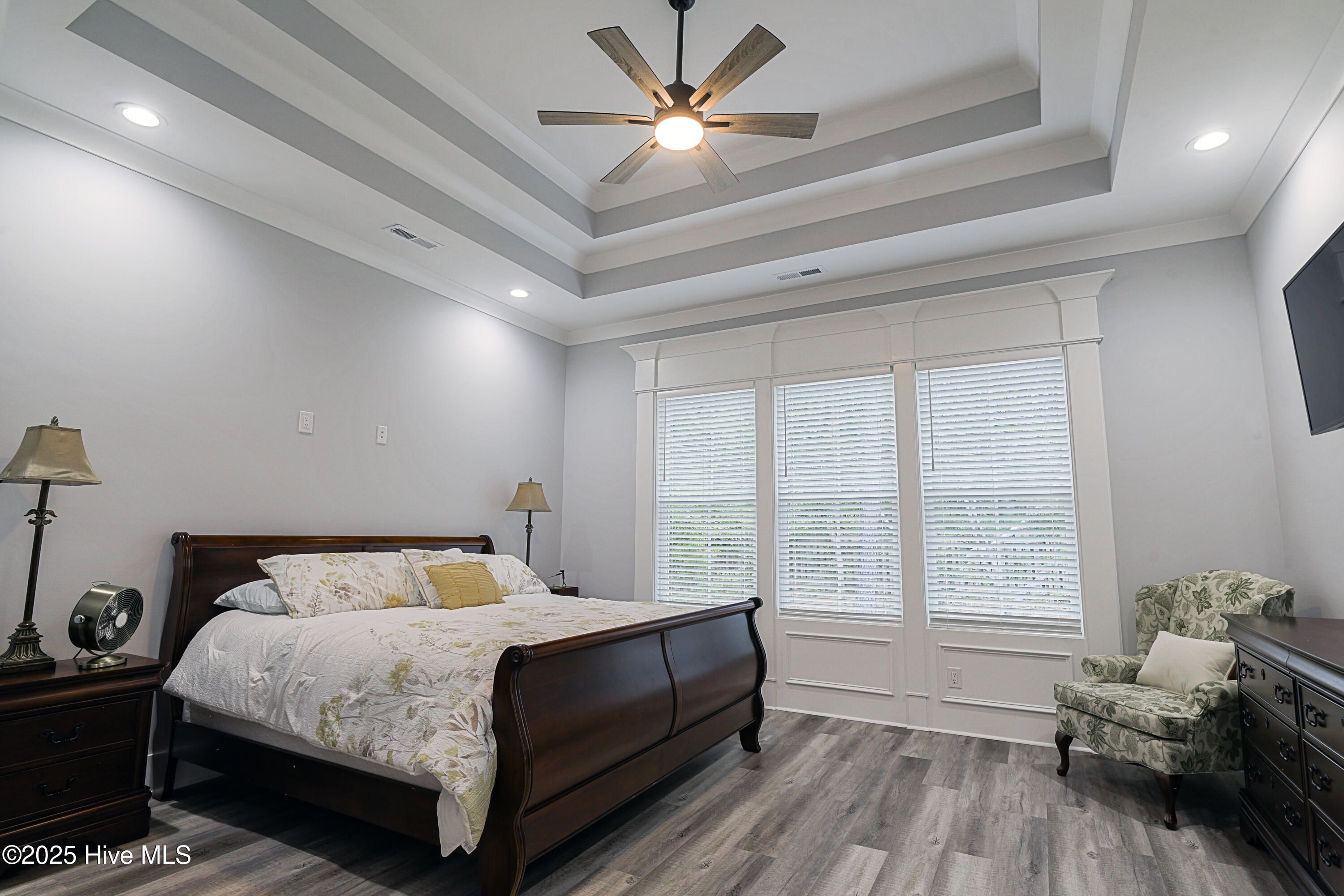 100532165 | Photo 18