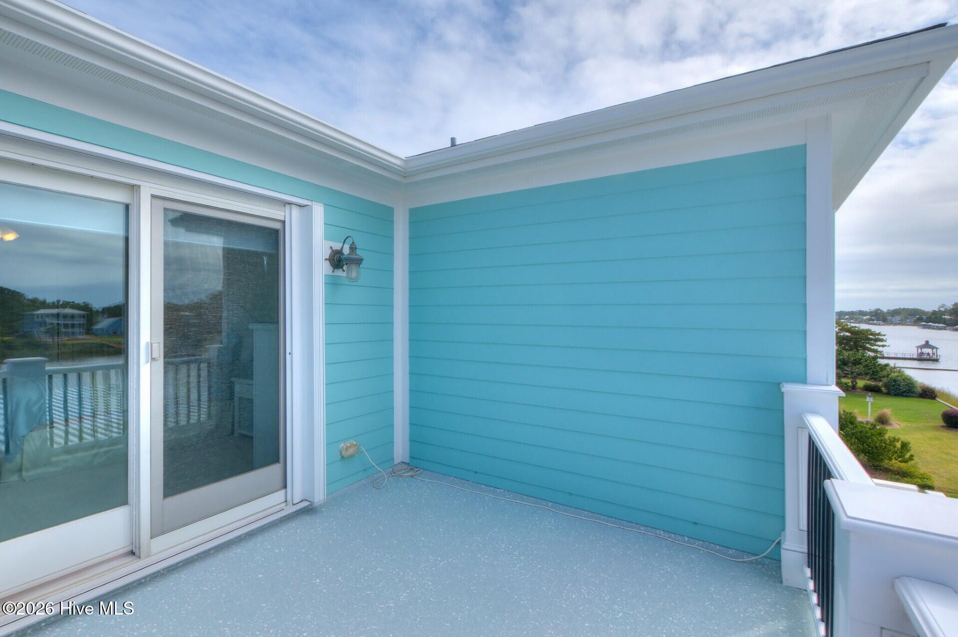 100553459 | Photo 70