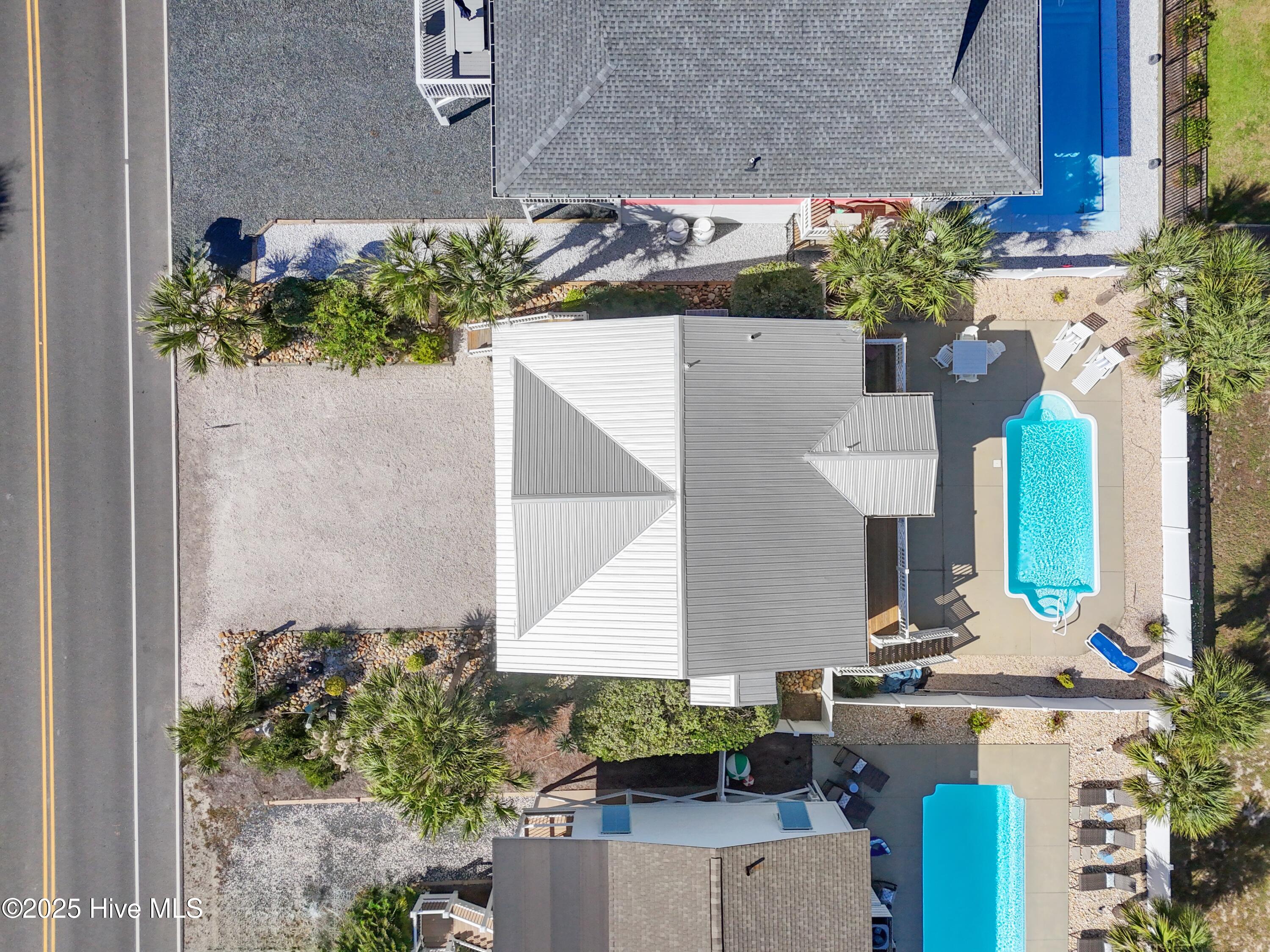 100535227 | Photo 47