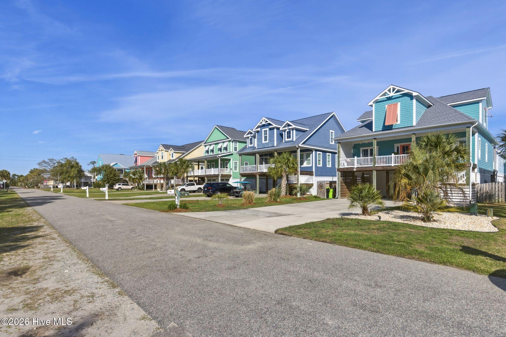 100562049 | Photo 44