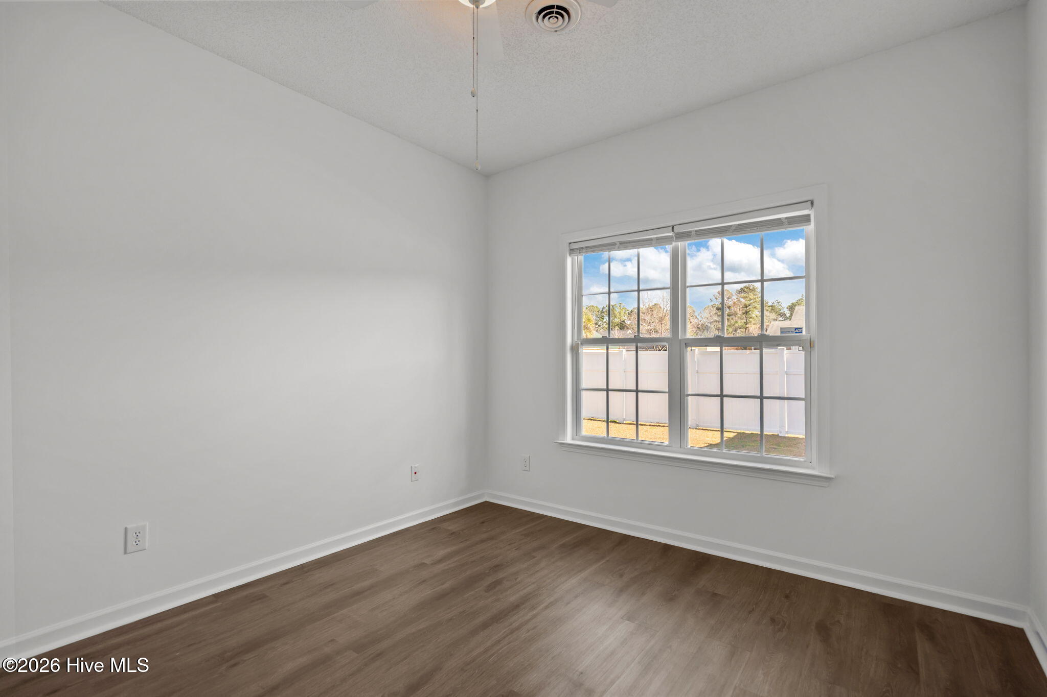 100549107 | Photo 34