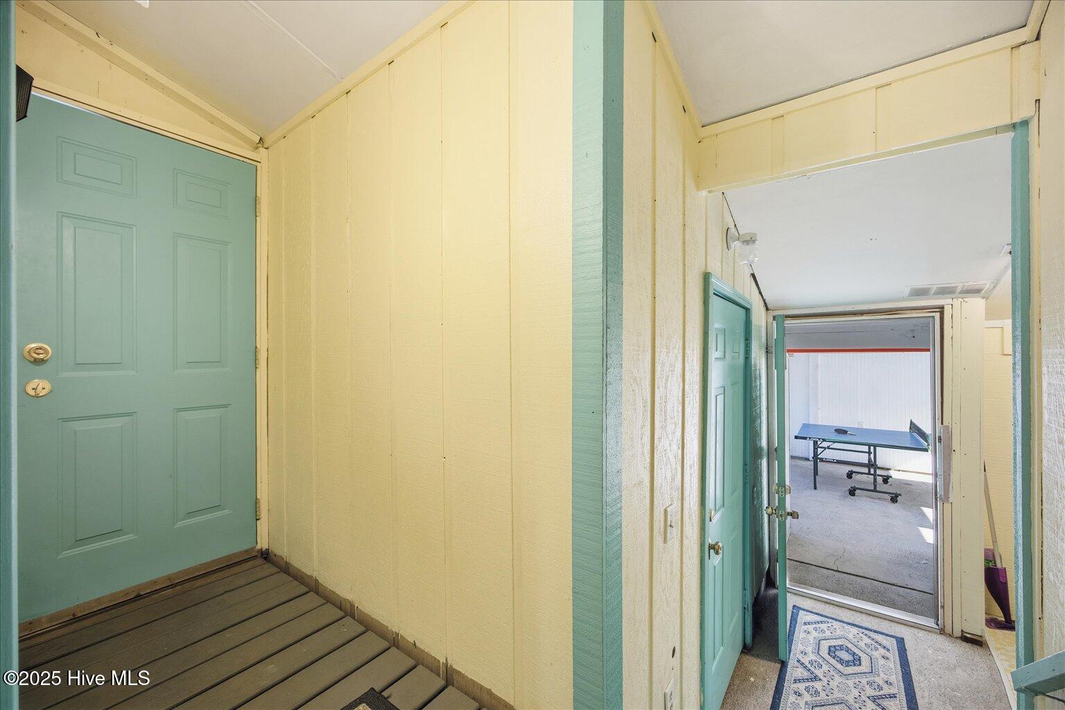 100546688 | Photo 32