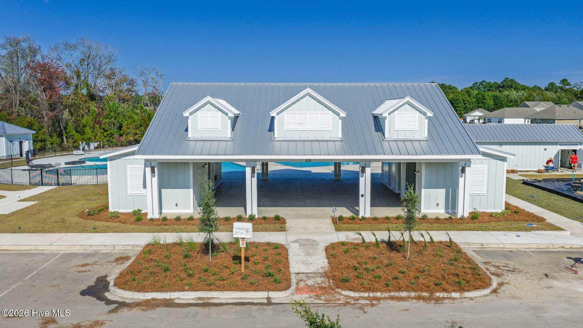 100557184 | Photo 28