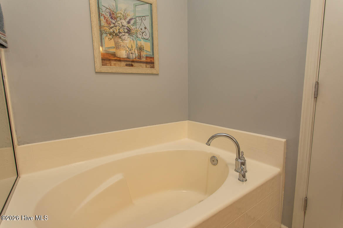 100496109 | Photo 22