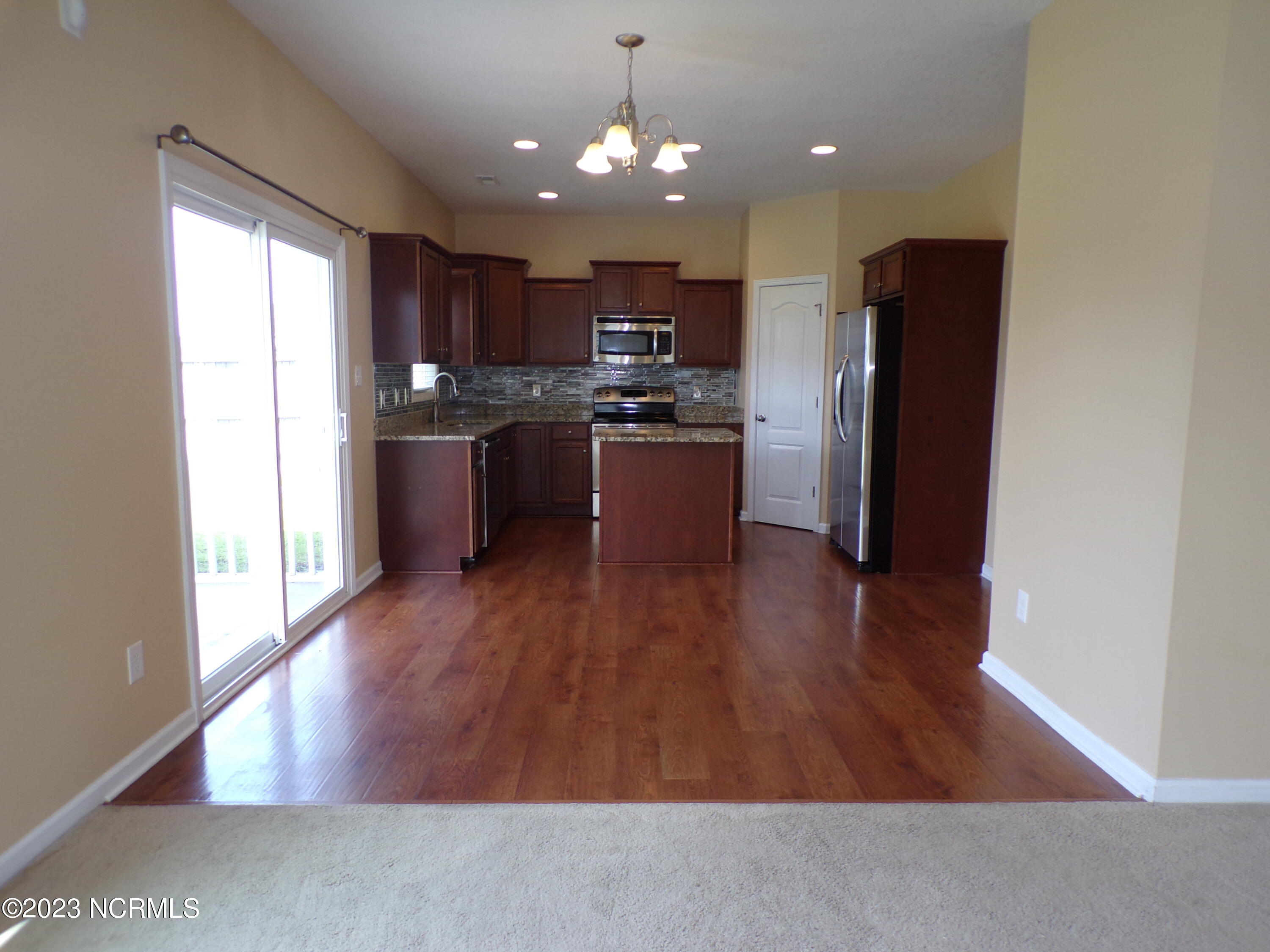 100559579 | Photo 15