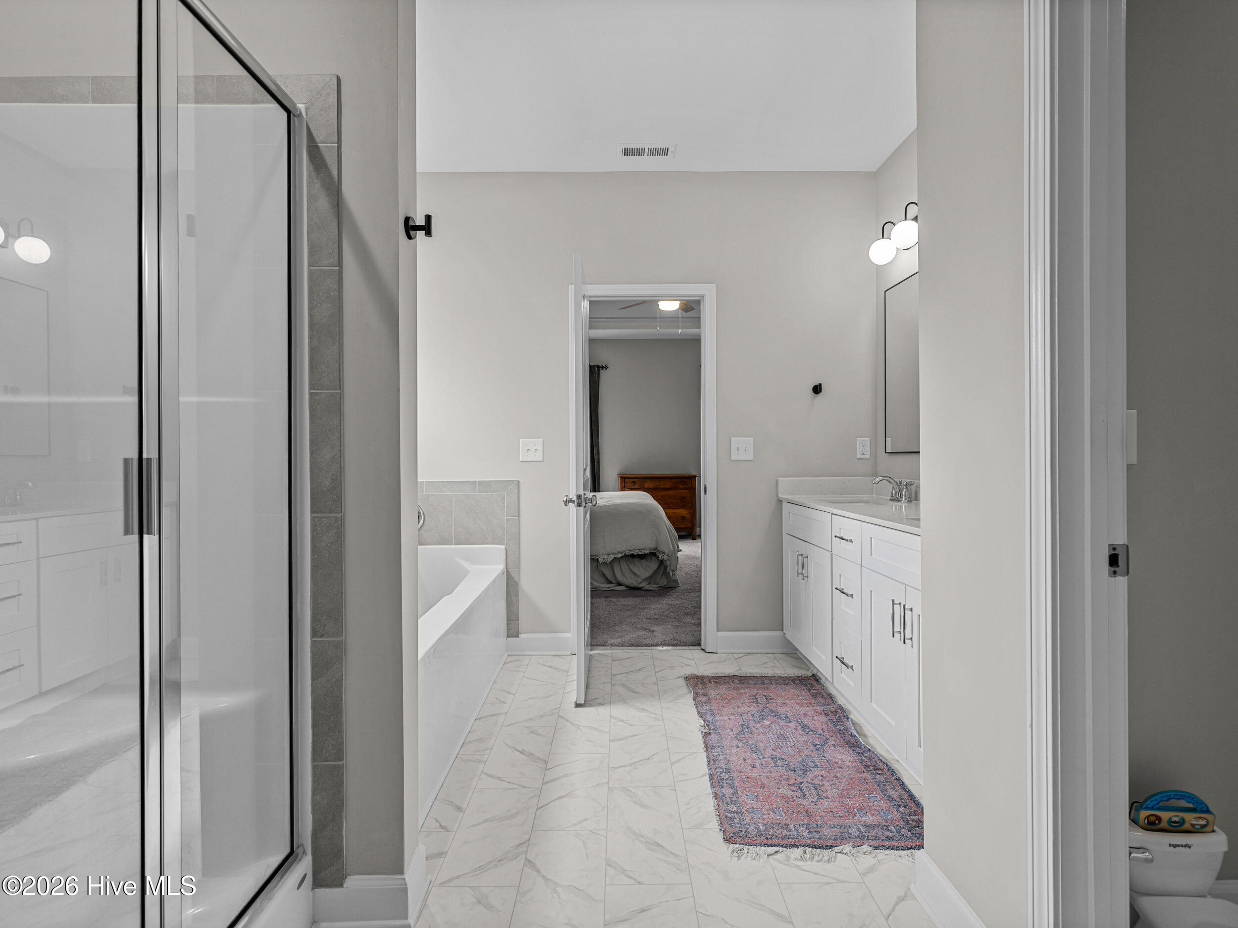 100558096 | Photo 39