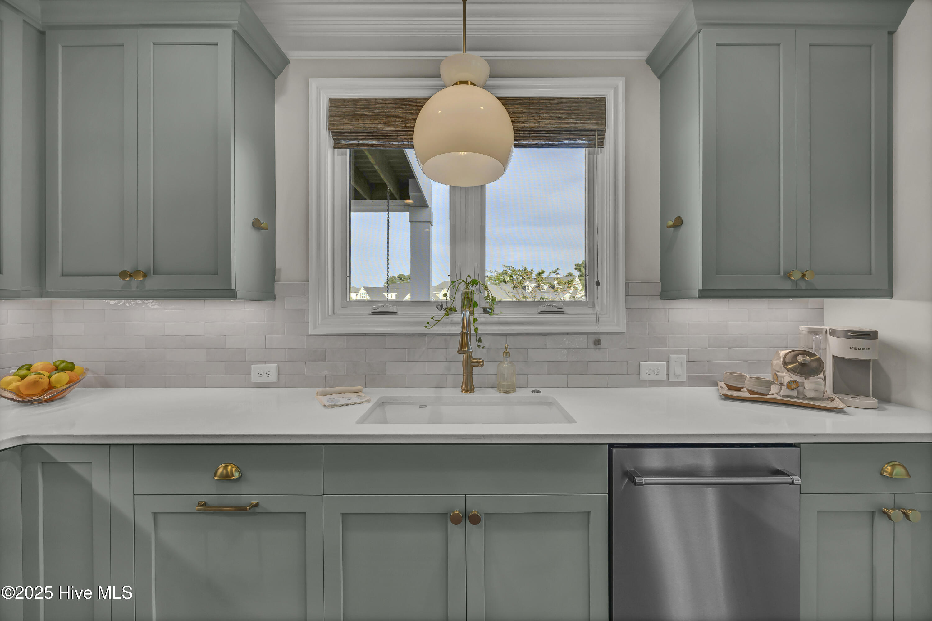 100557399 | Photo 26