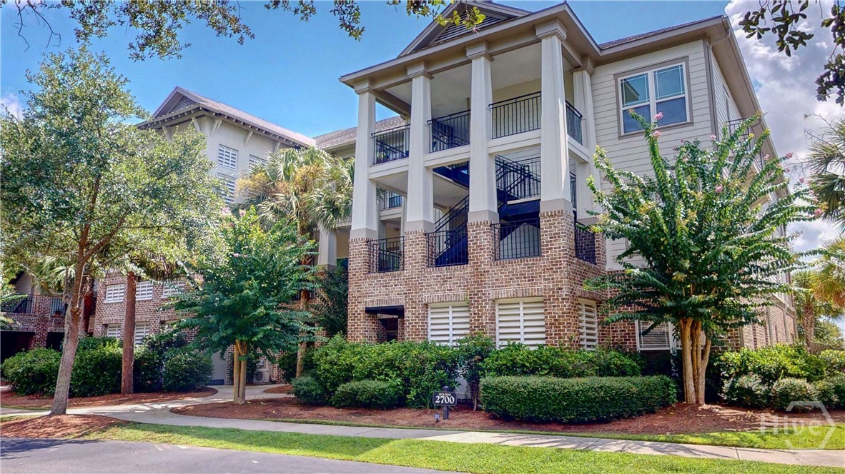 2704 is the closest Condo to the river, pool, the
