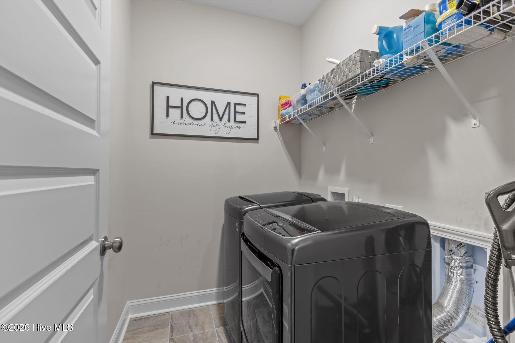 100569741 | Photo 26