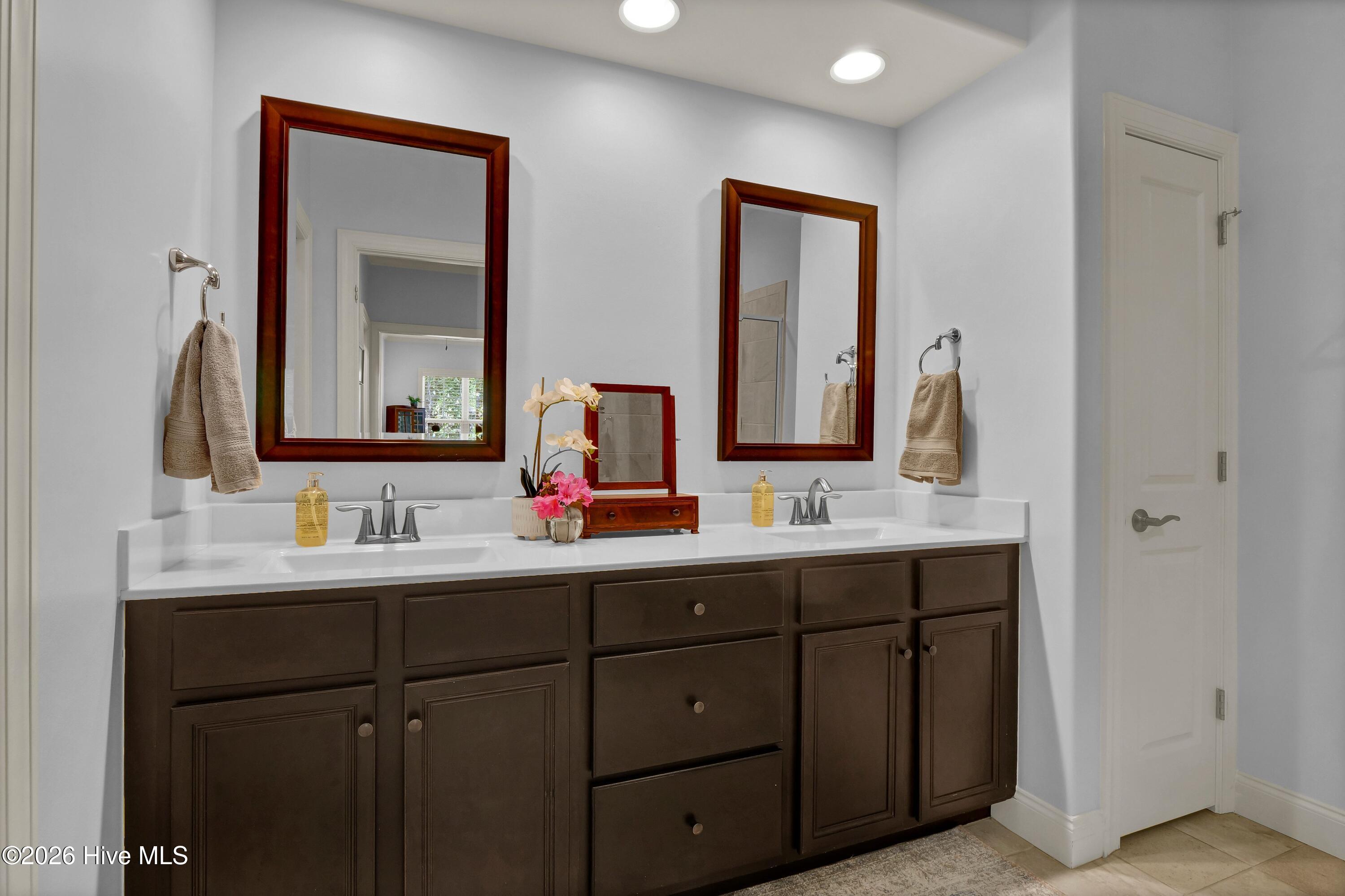 100561257 | Photo 14