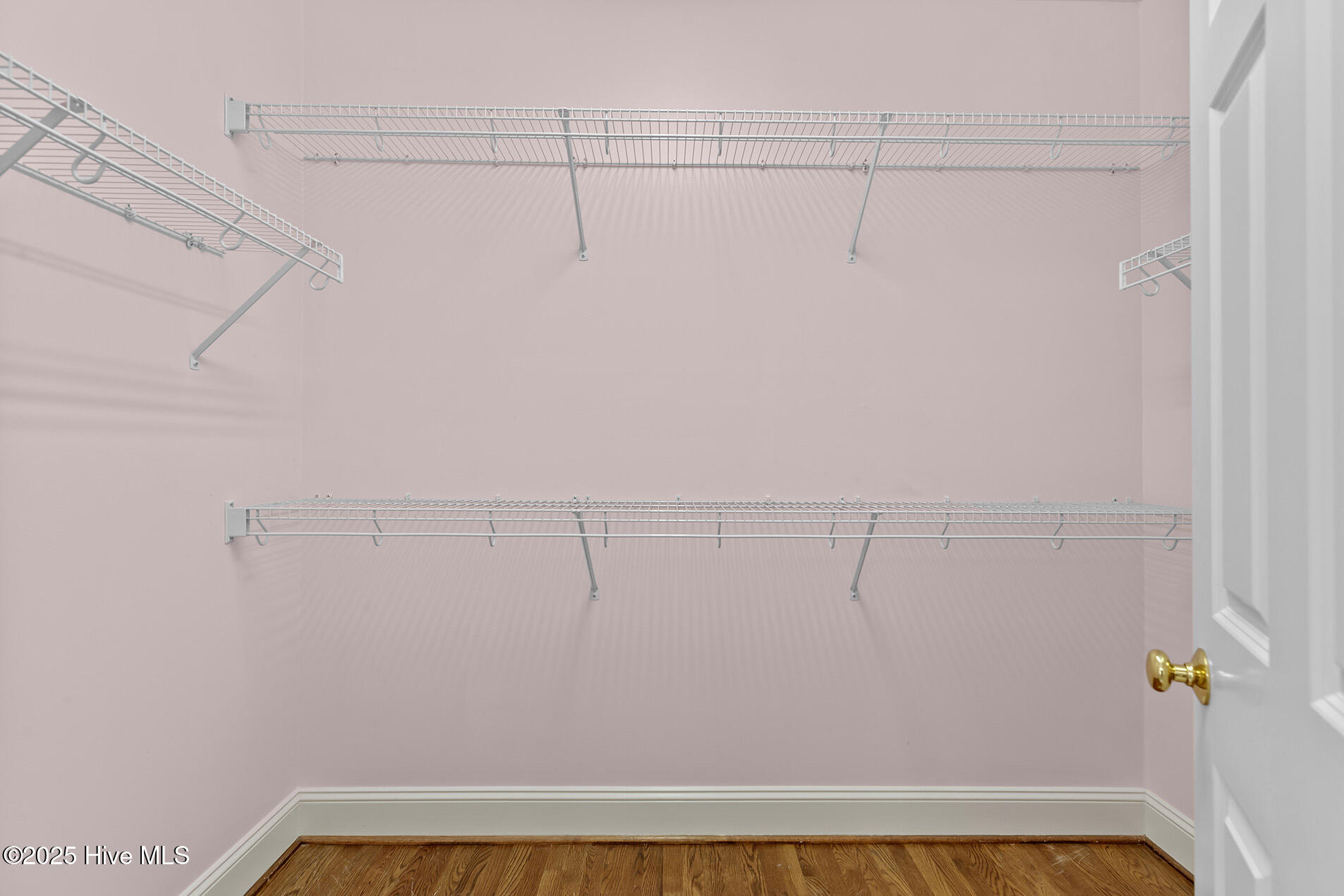 100545737 | Photo 57