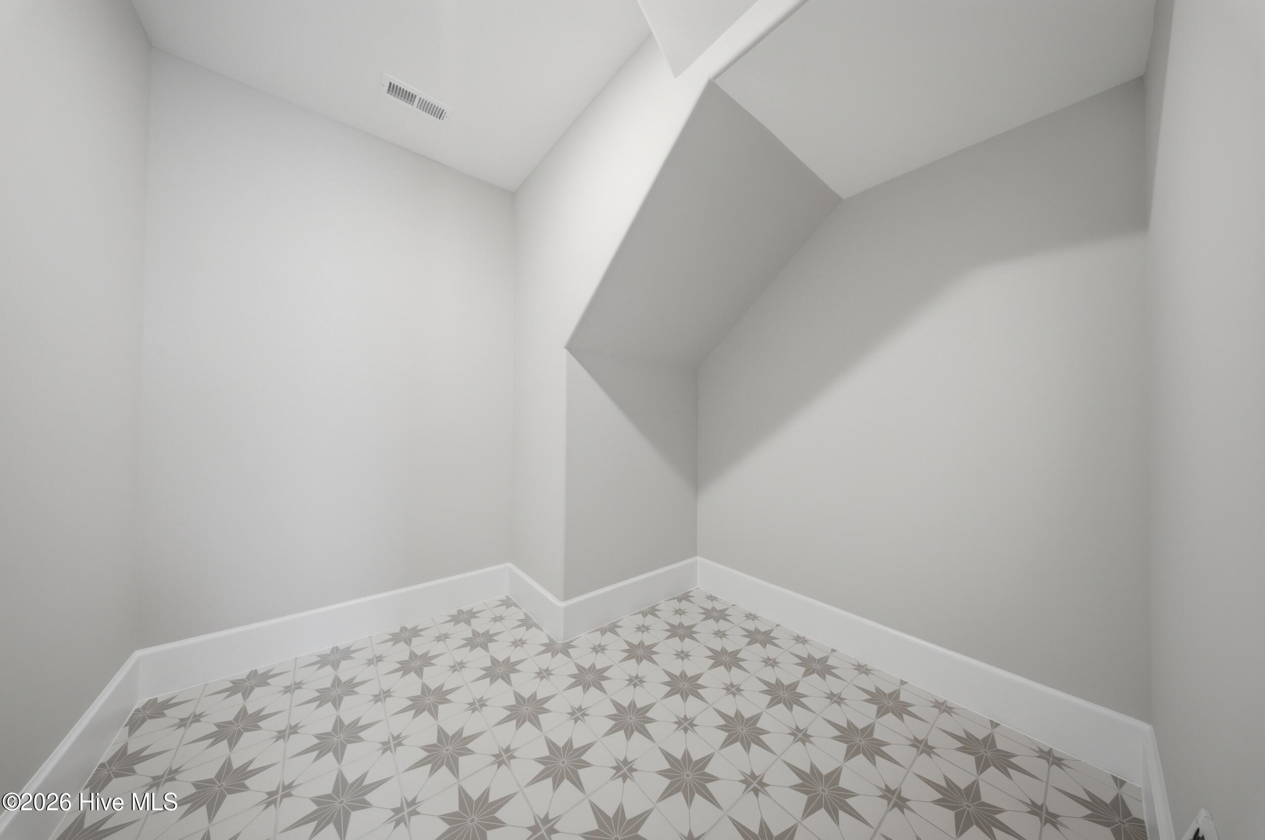 100567785 | Photo 67