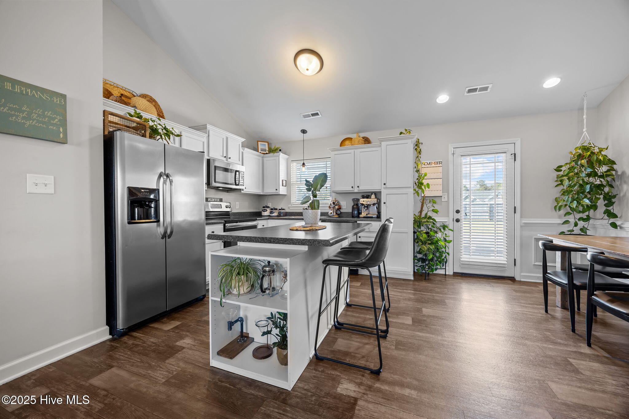 100537004 | Photo 17