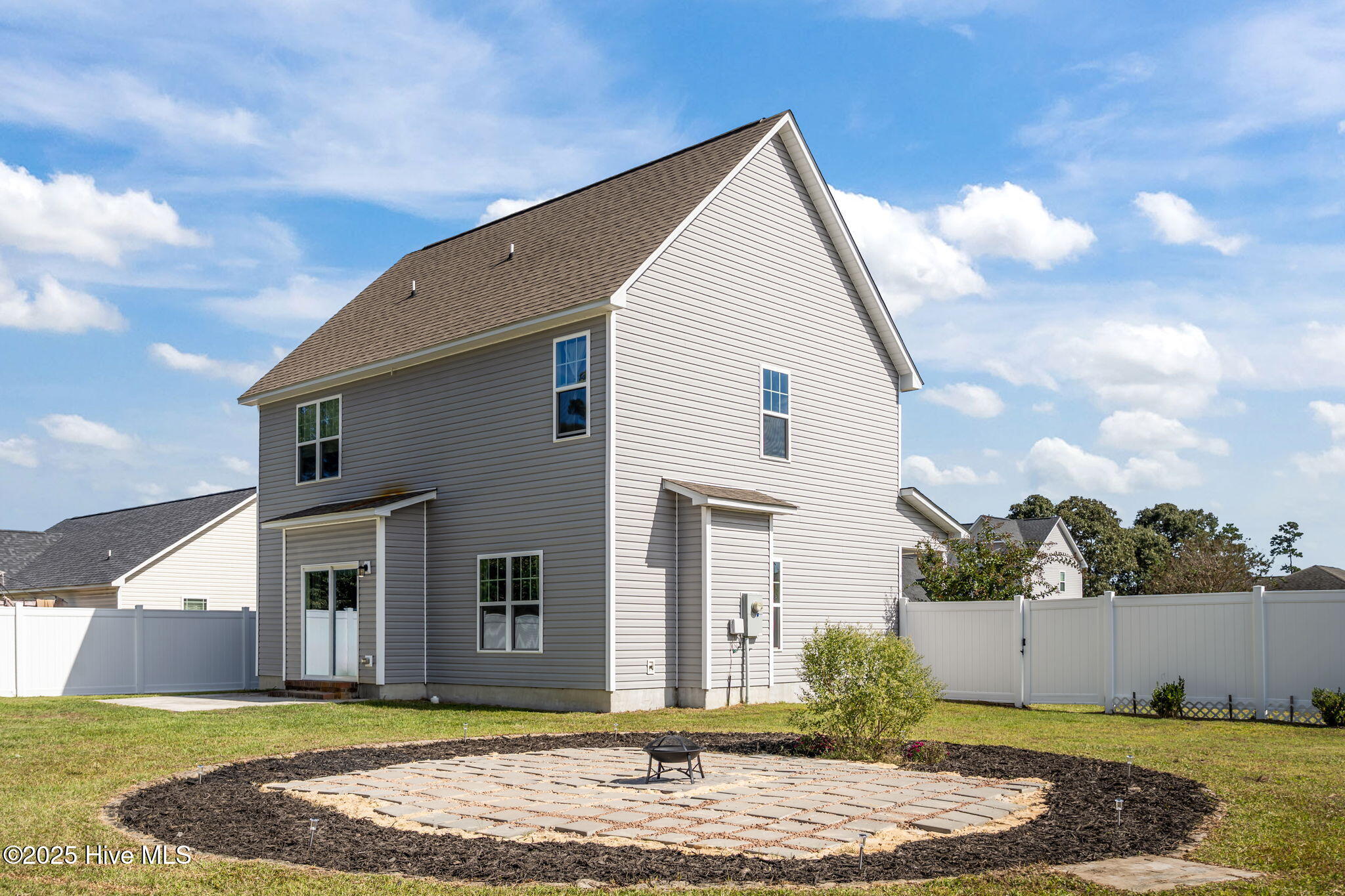 100534756 | Photo 35