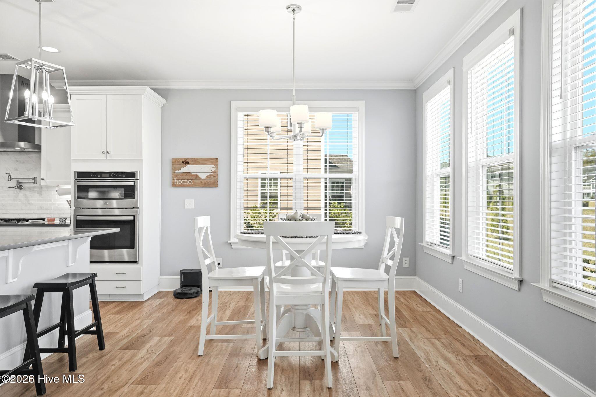 100563287 | Photo 24