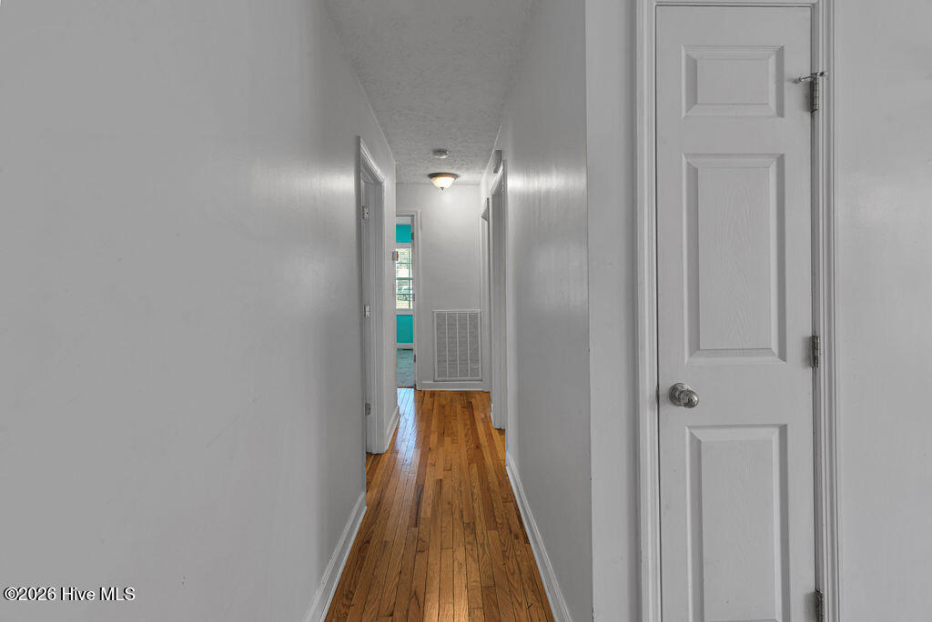 100562650 | Photo 16