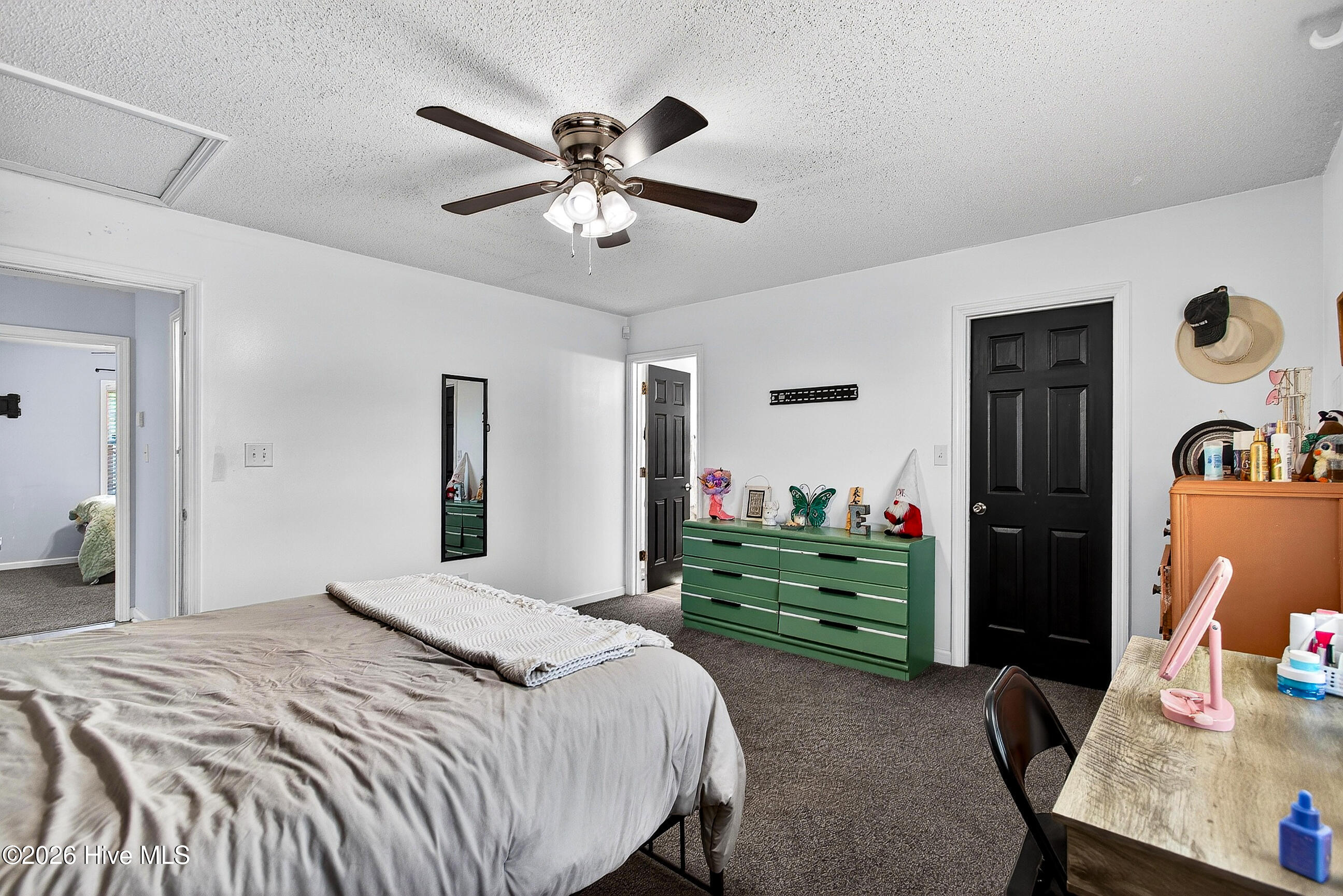 100566610 | Photo 20