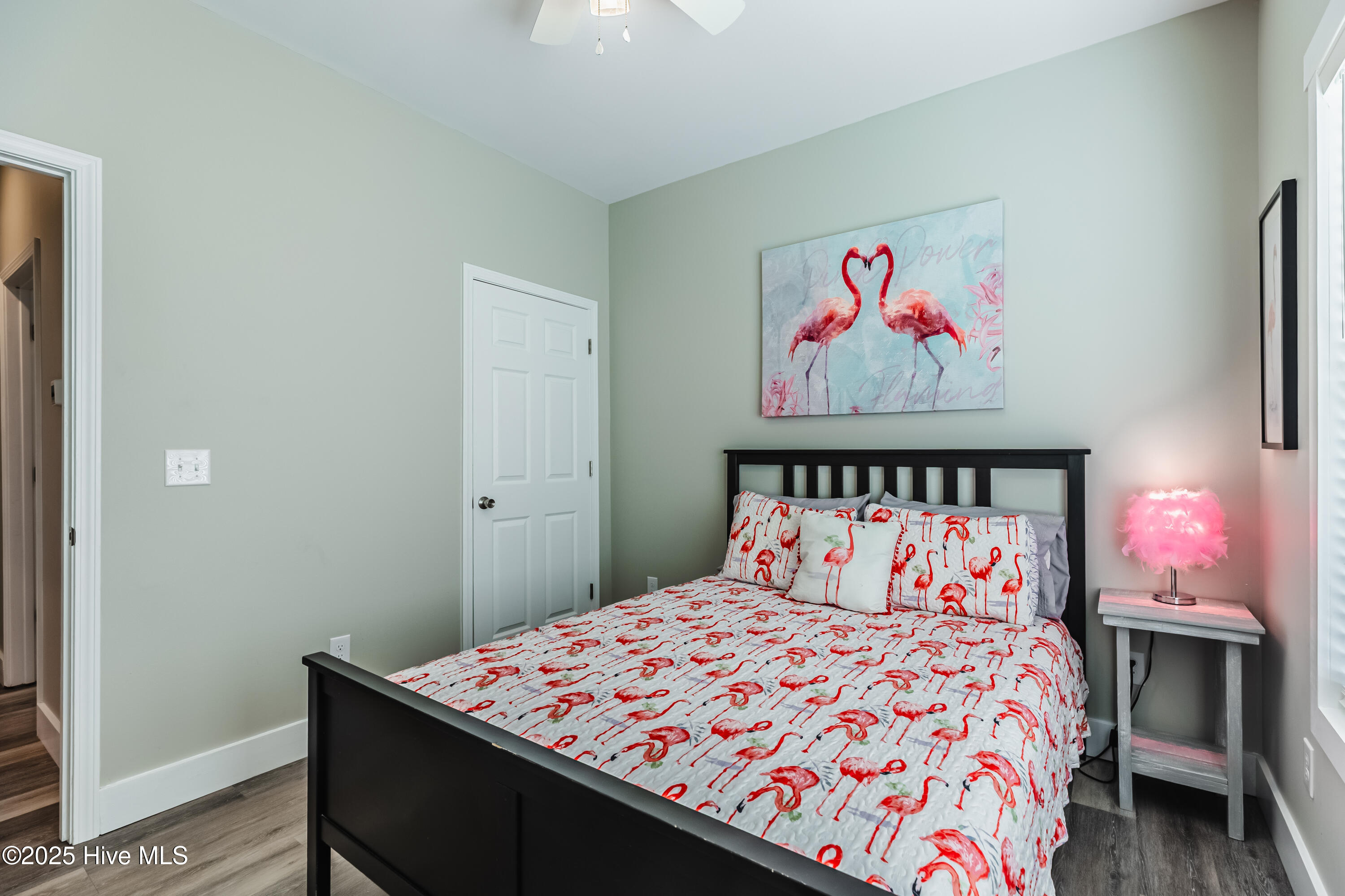 100542637 | Photo 16