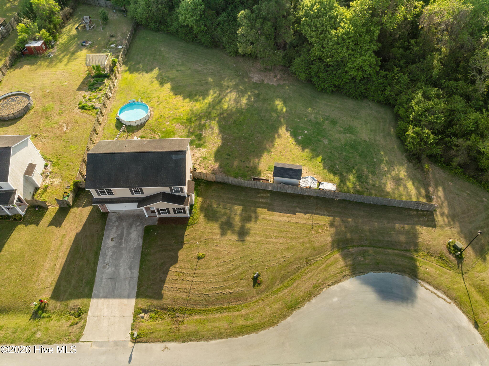 100567671 | Photo 14