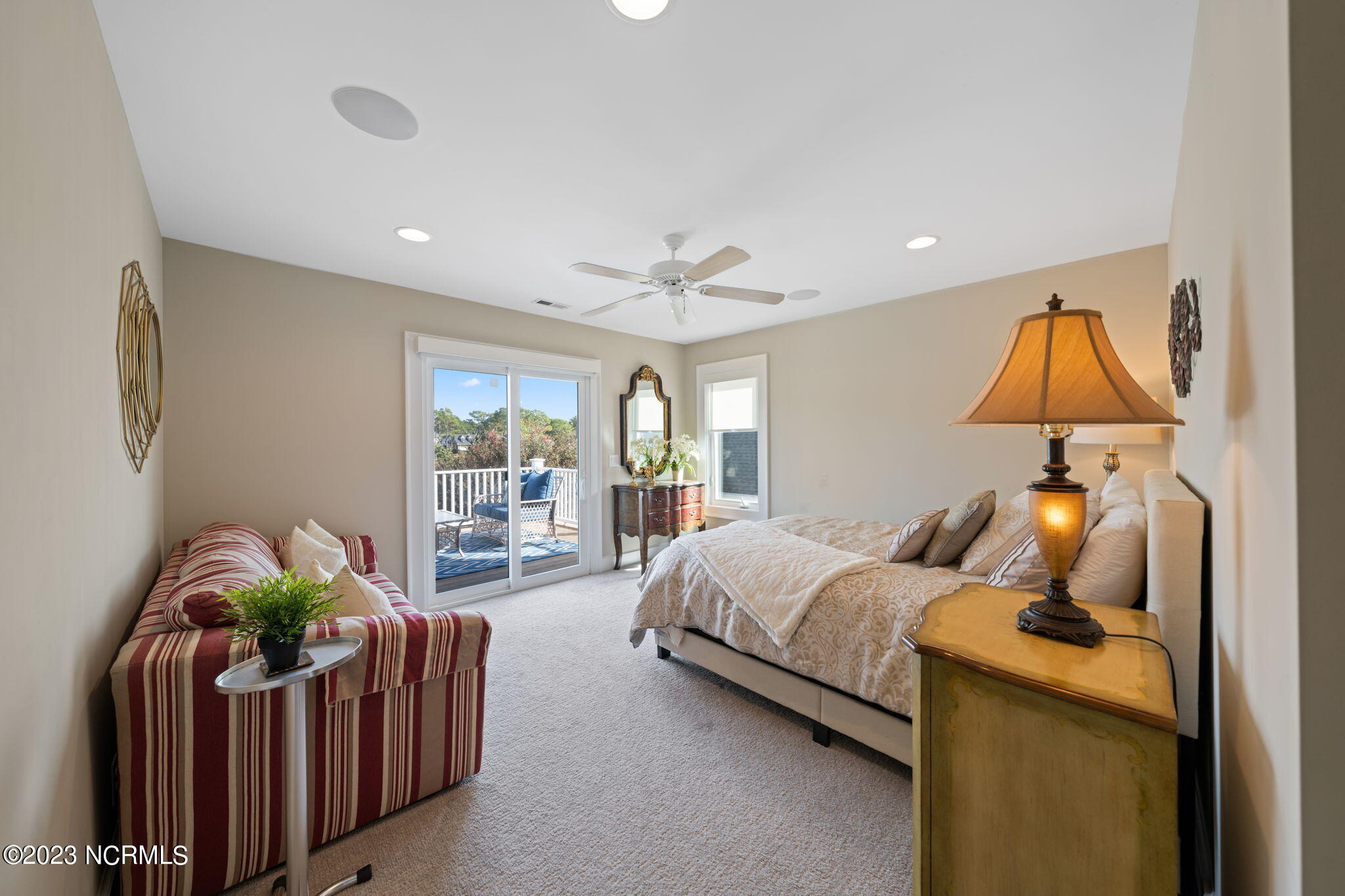 100568274 | Photo 34