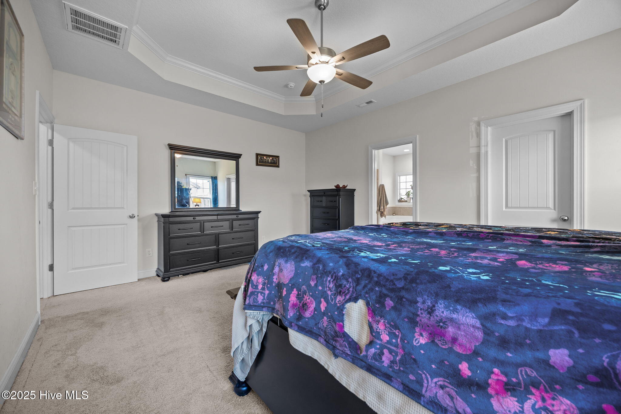 100539854 | Photo 14