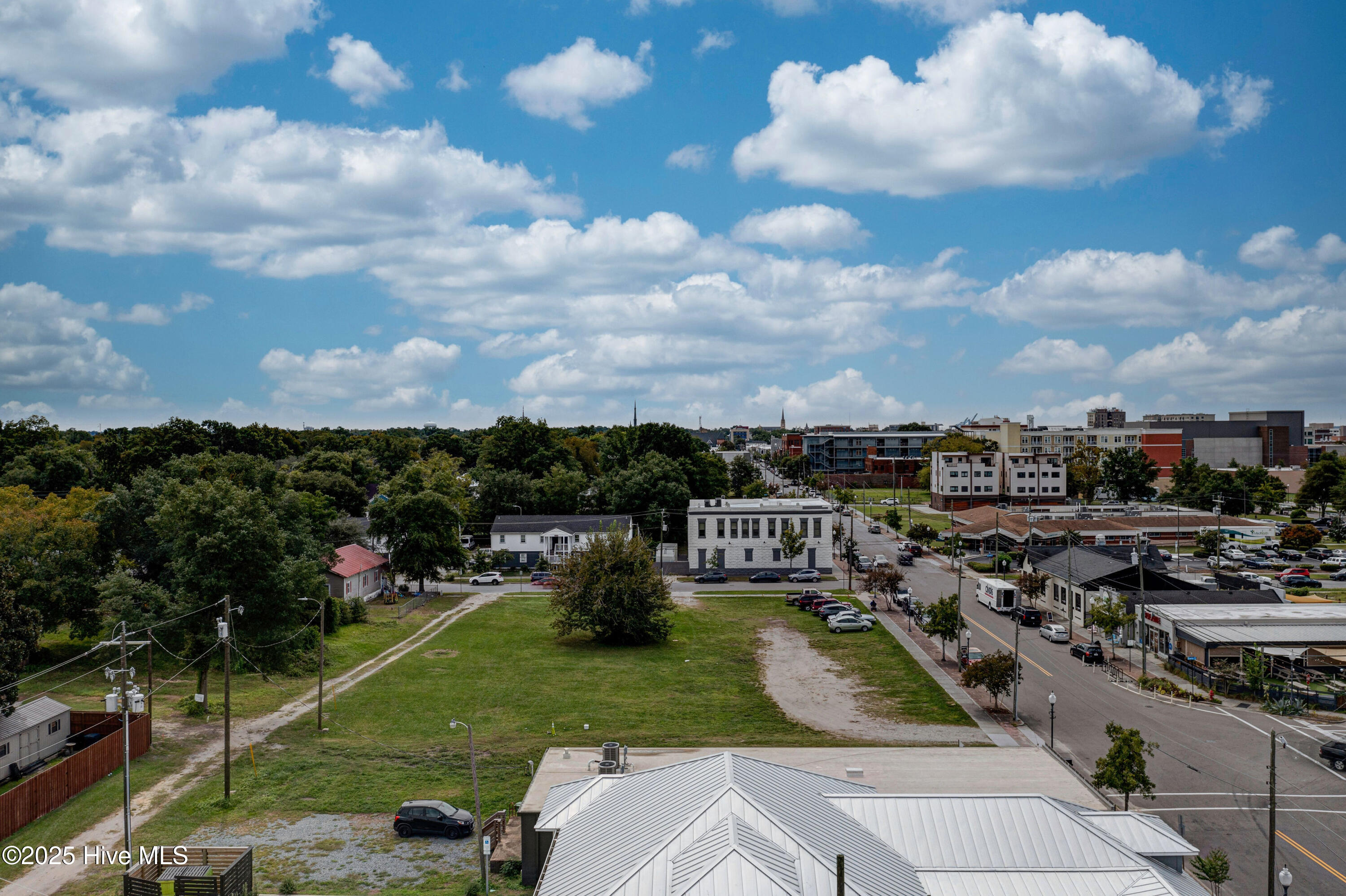 100349368 | Photo 16