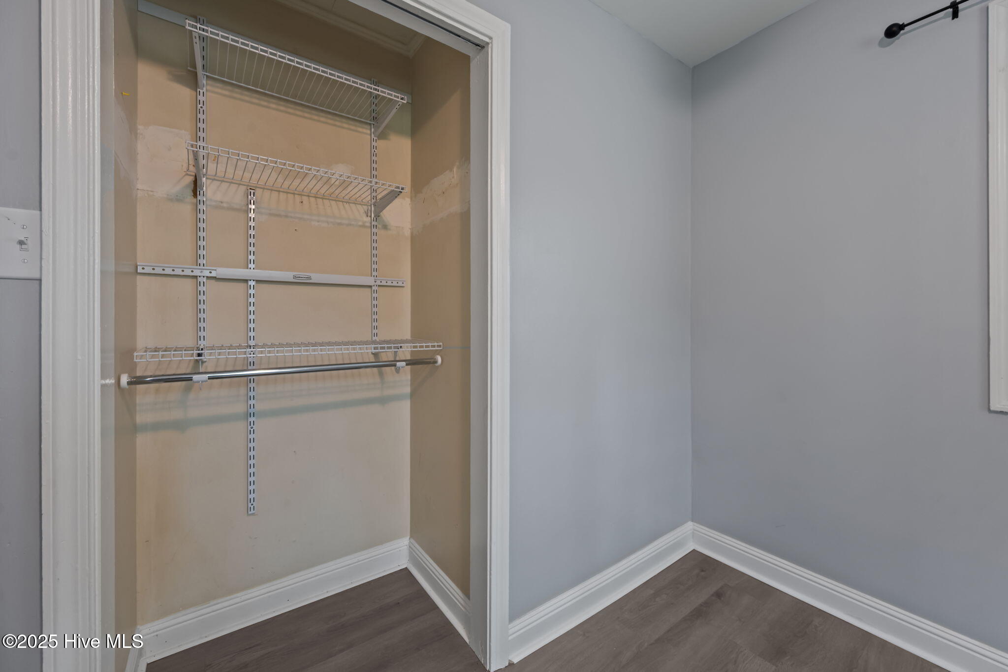 100536002 | Photo 29