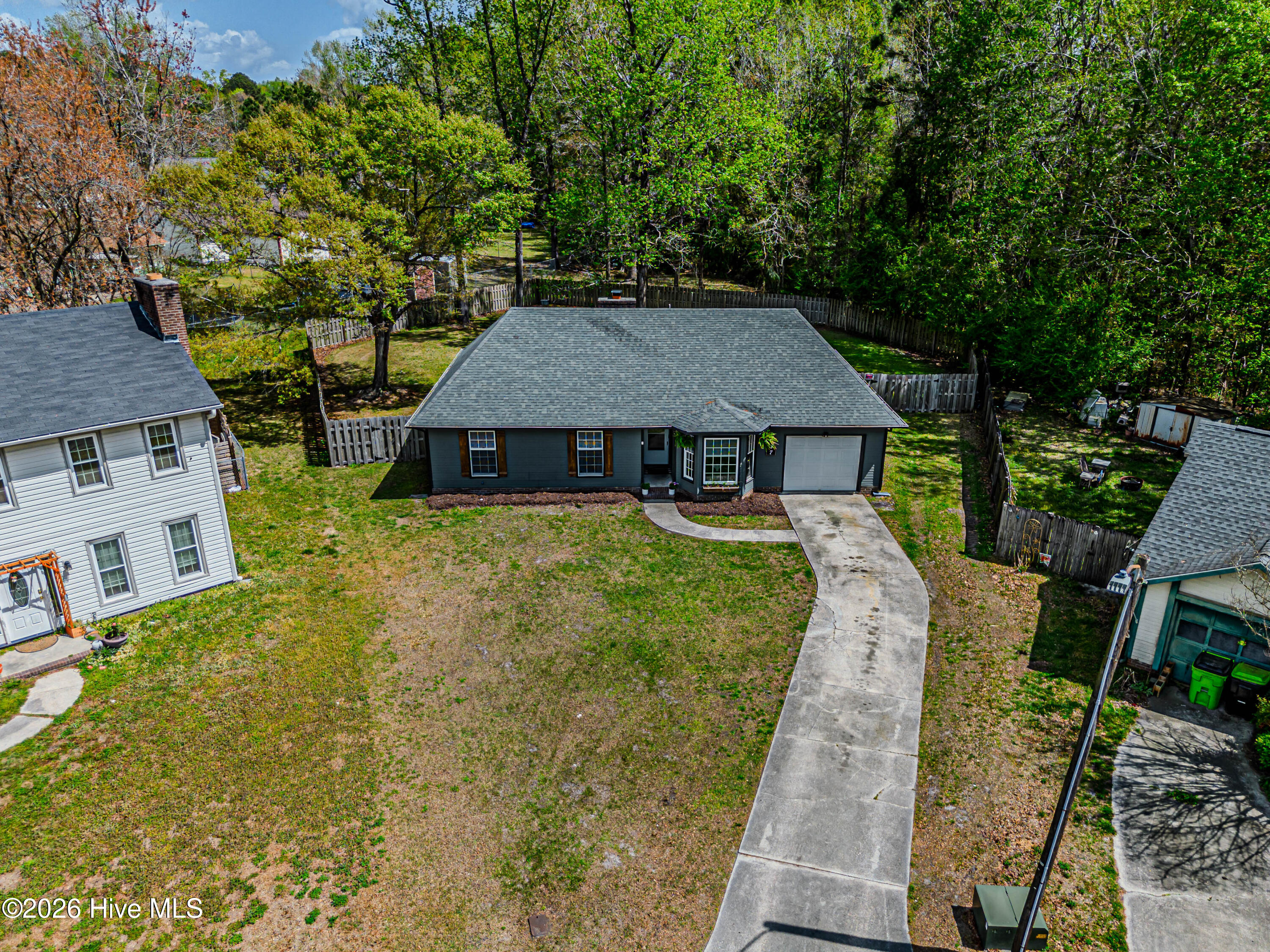 100569074 | Photo 63