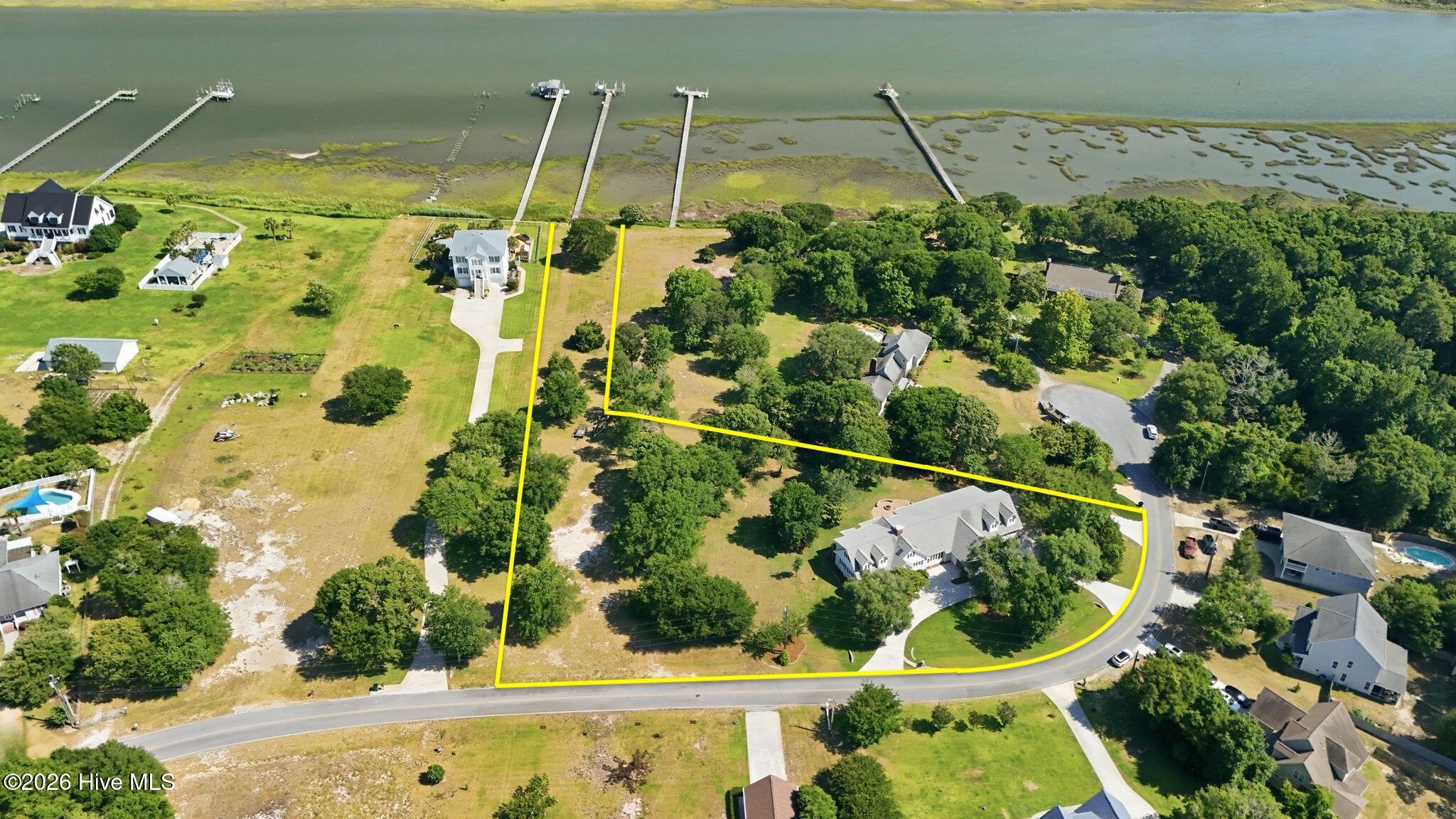 121 Harbour Drive,Hubert