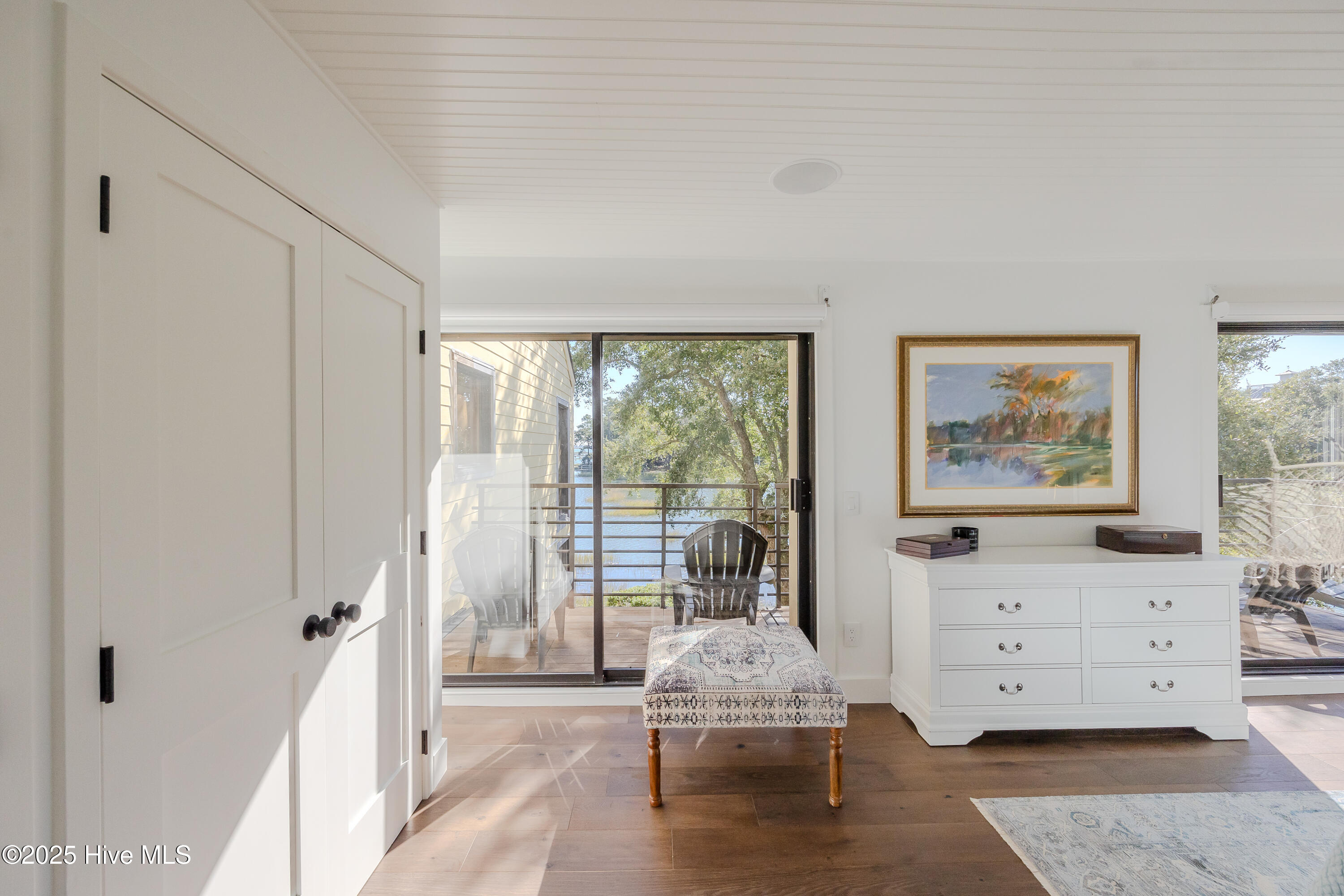 100518193 | Photo 40