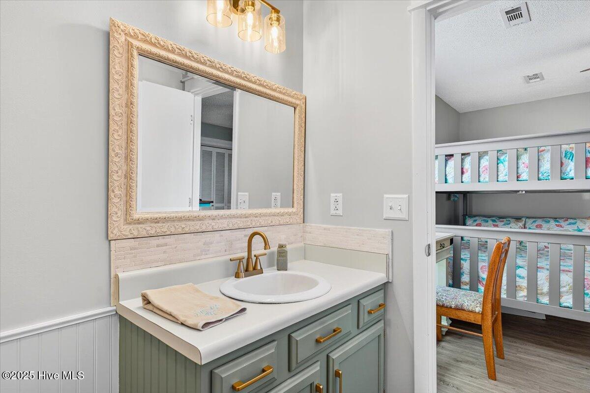 100529253 | Photo 39