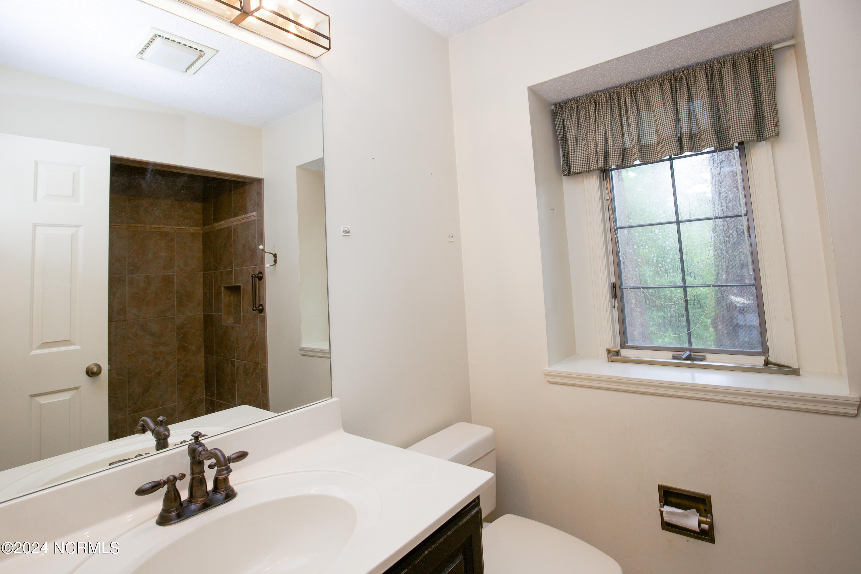 620 Diamondhead Dr S-35