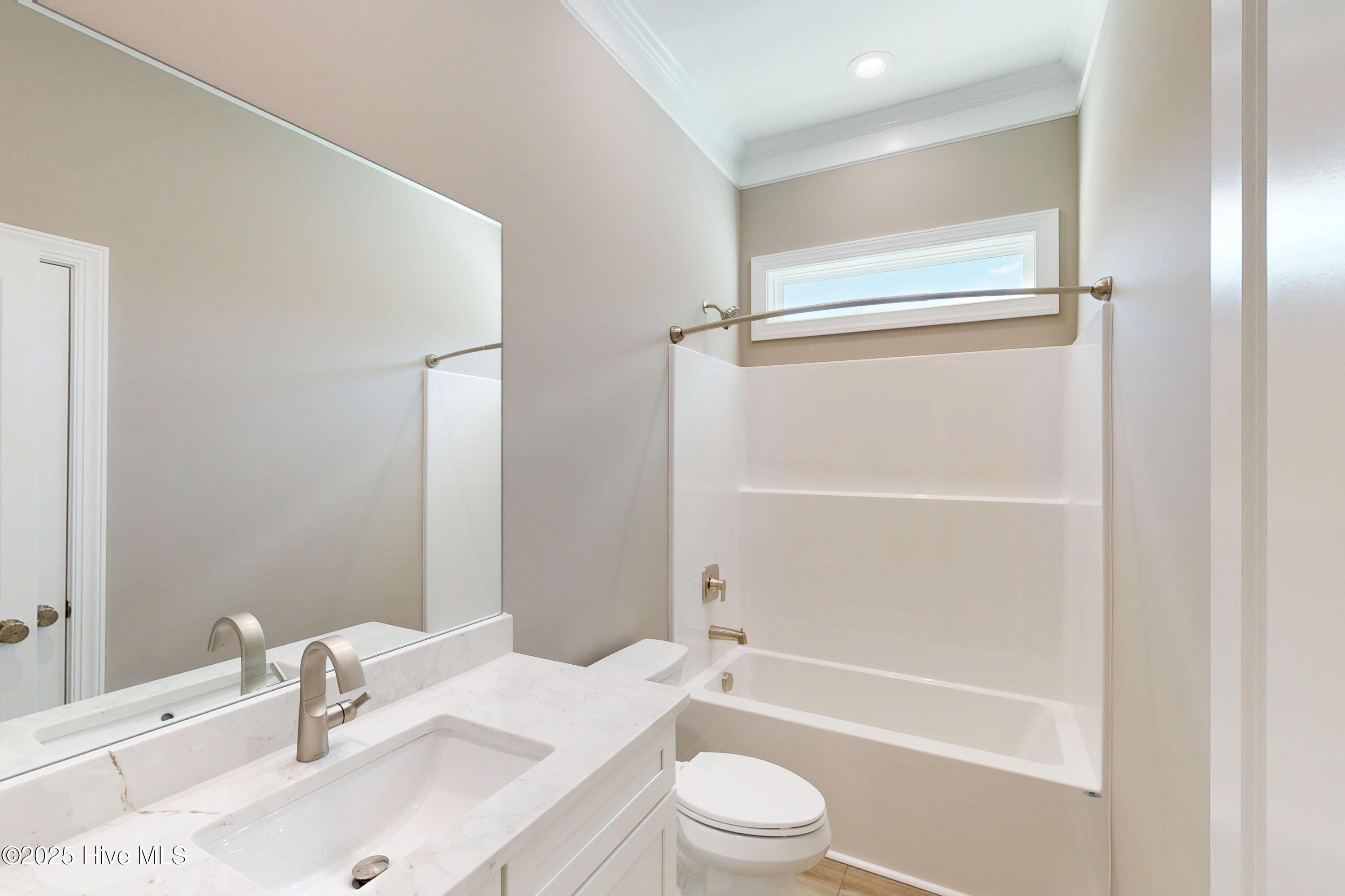 100534156 | Photo 36