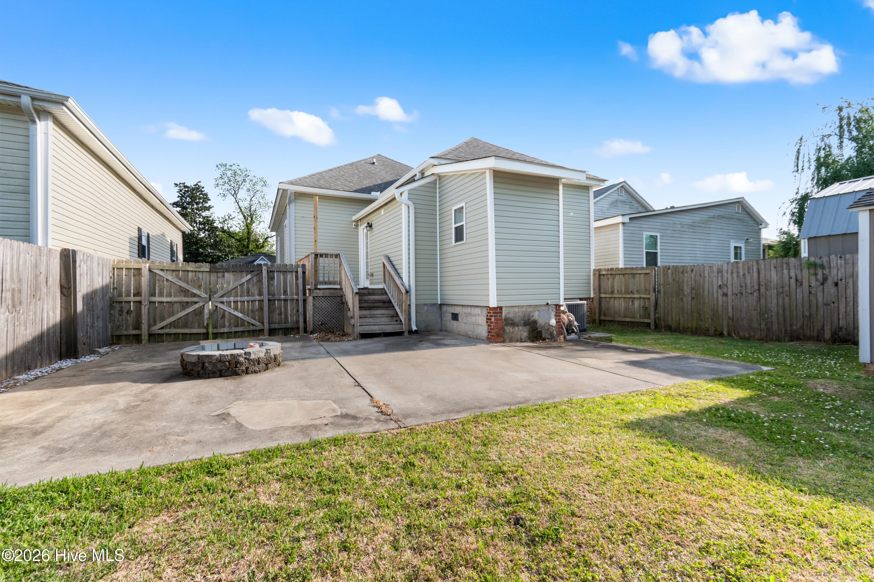 100568086 | Photo 30