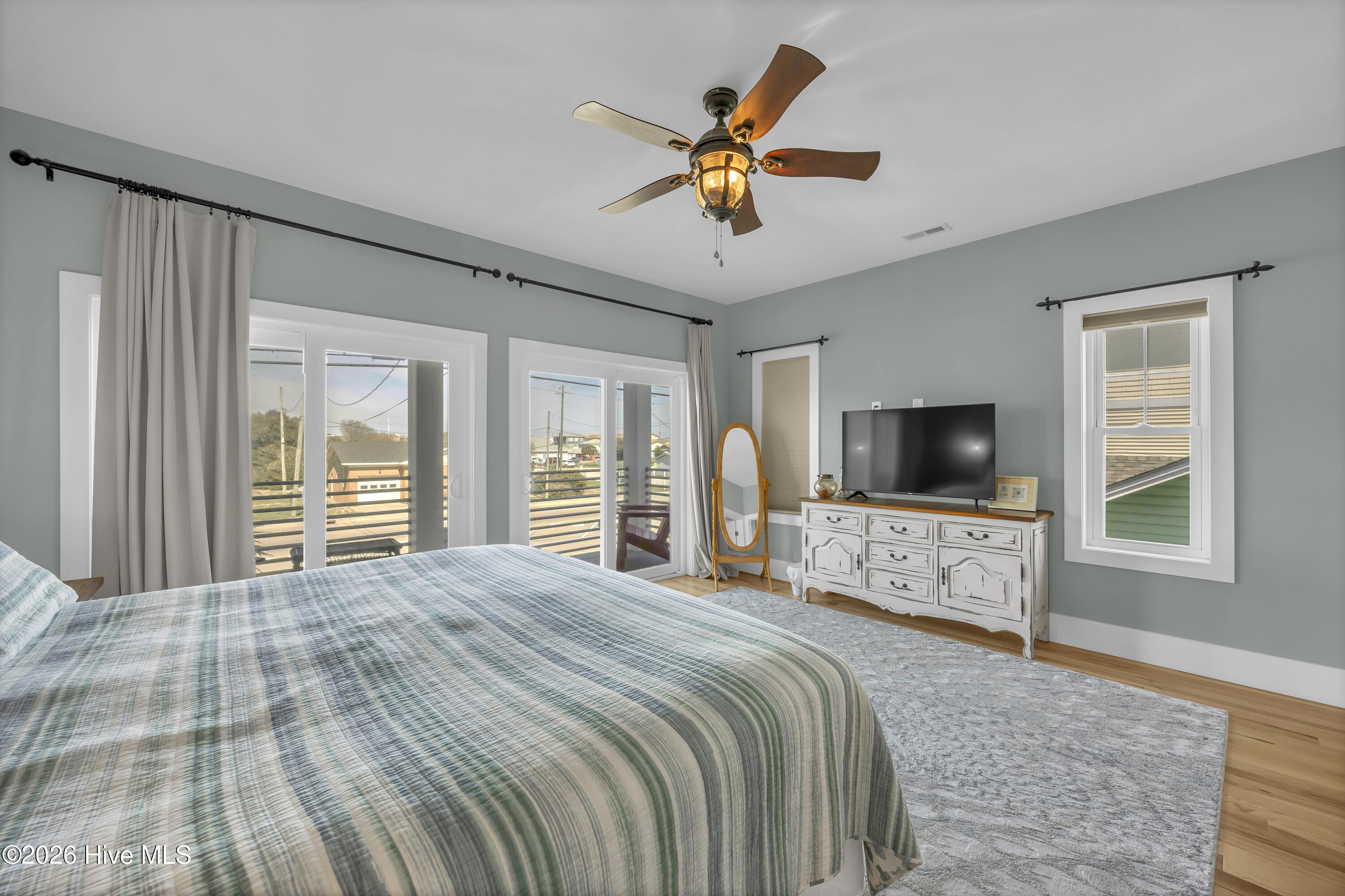 100558745 | Photo 20