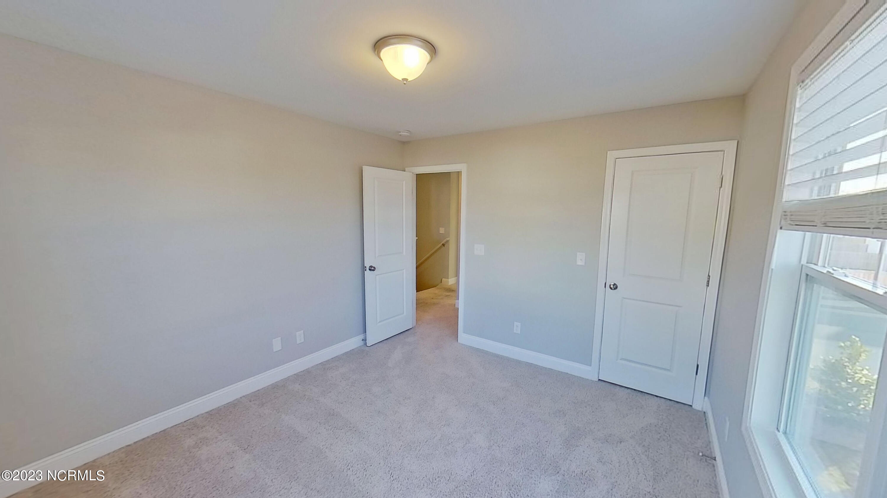 100543878 | Photo 26