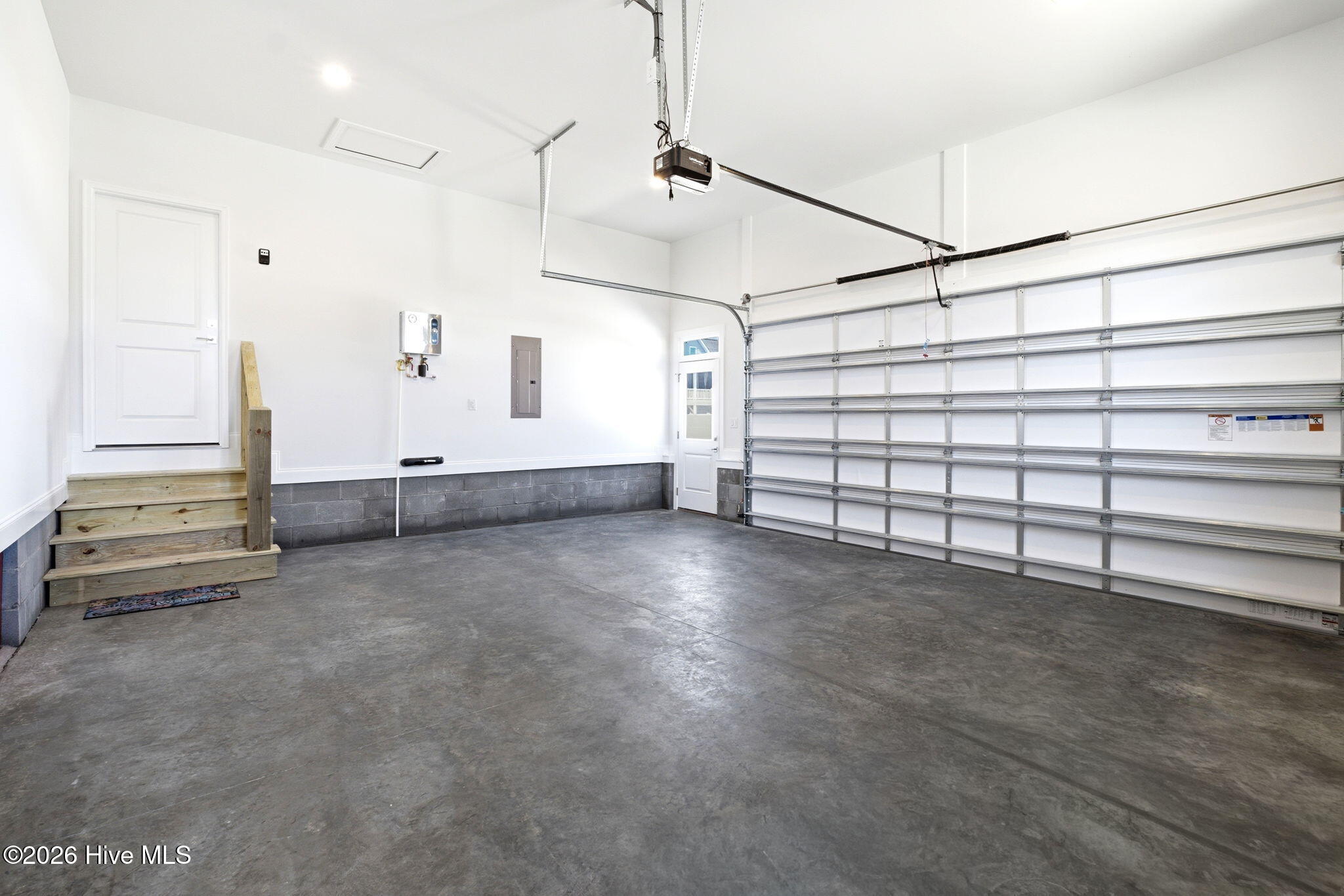 100565030 | Photo 48