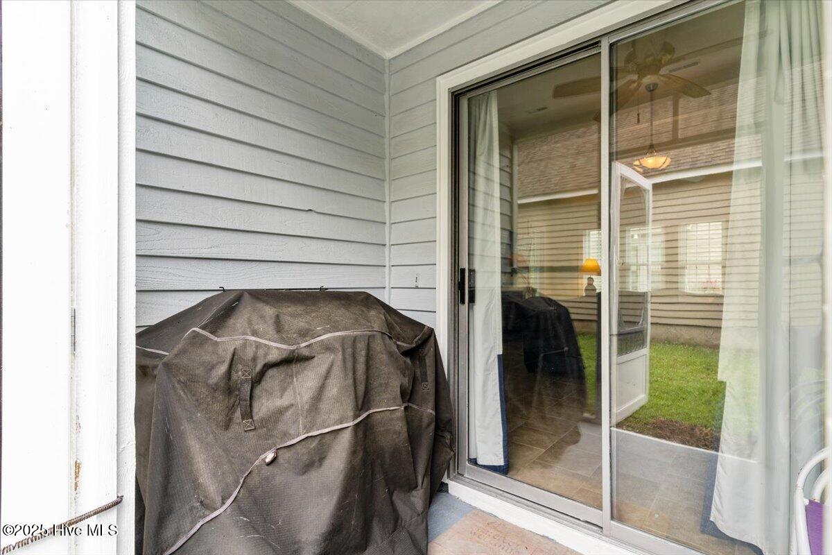 100557391 | Photo 21