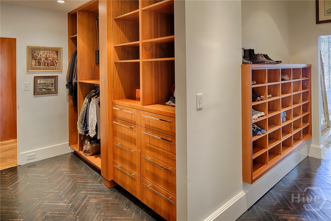 232 E Broughton Street, Savannah, GA, 31401